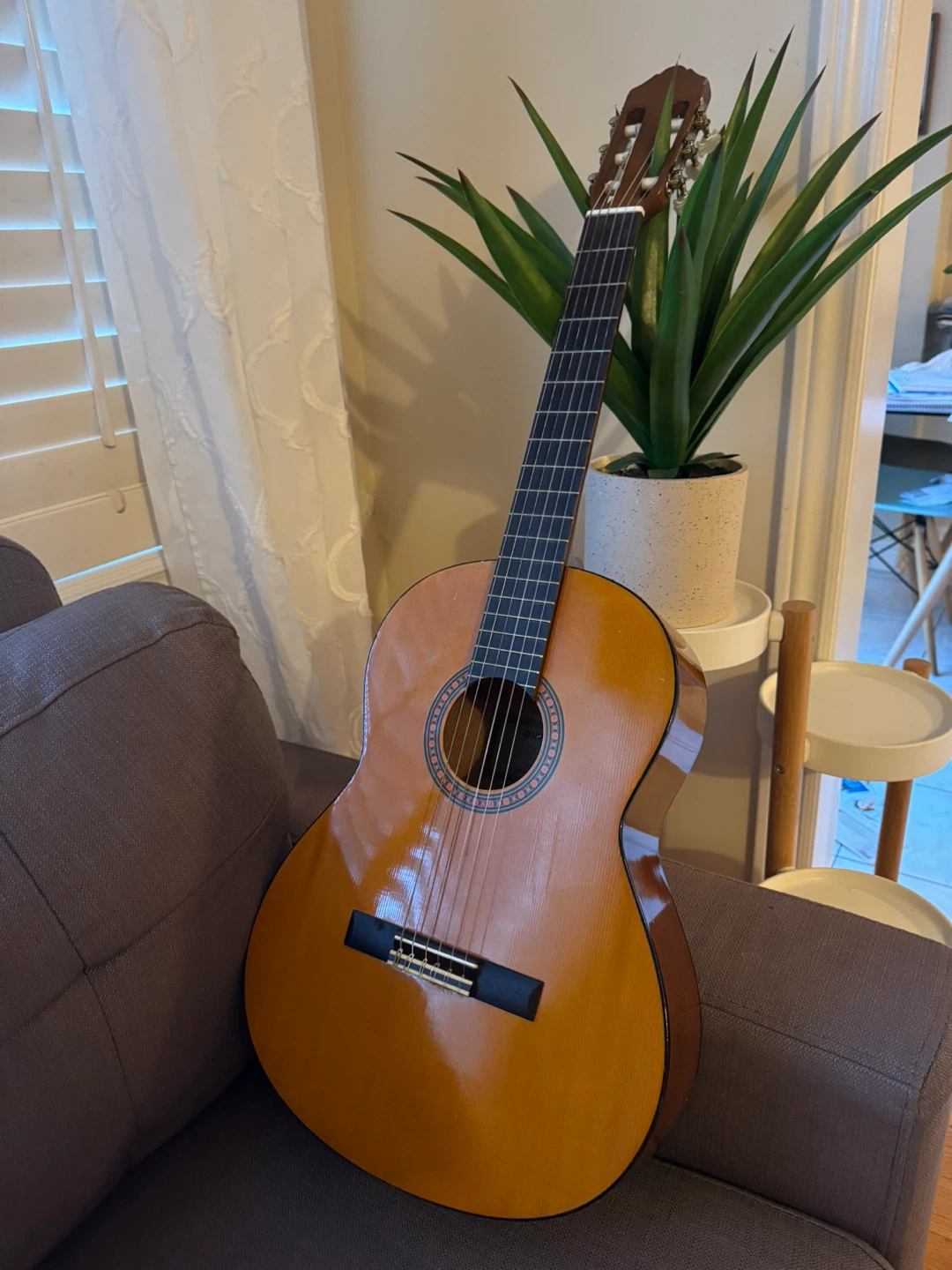 YAMAHA Acoustic Guitar