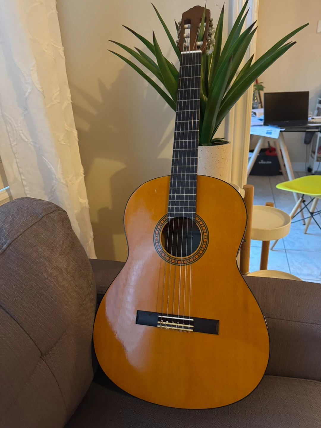 YAMAHA Acoustic Guitar - photo 3
