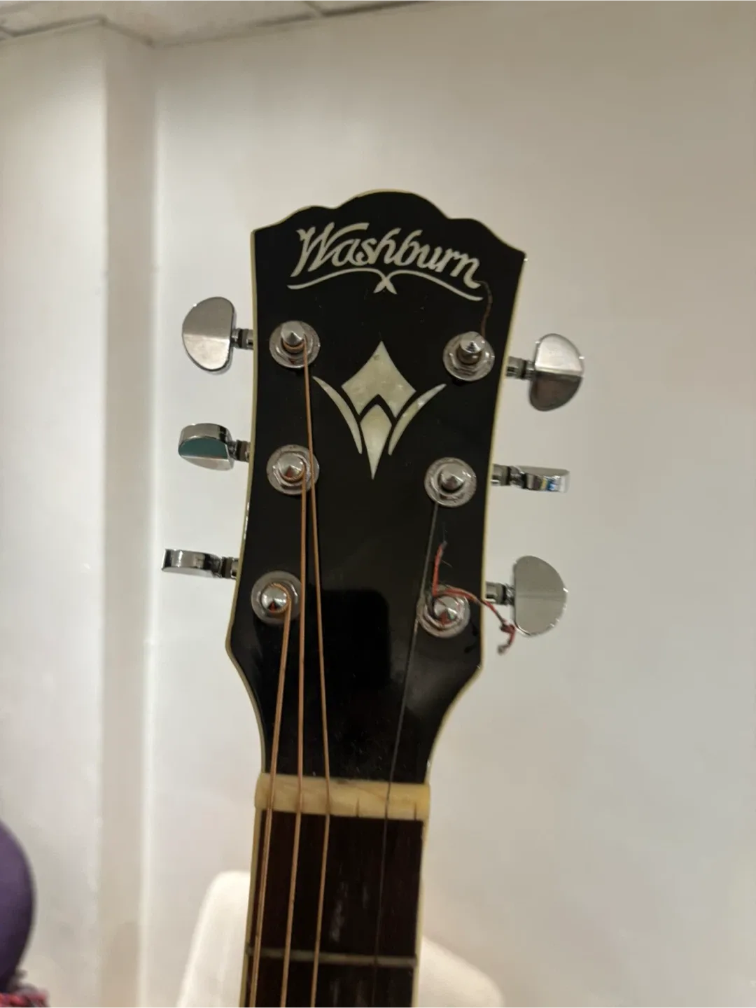 Washburn W10CEB Acoustic Guitar