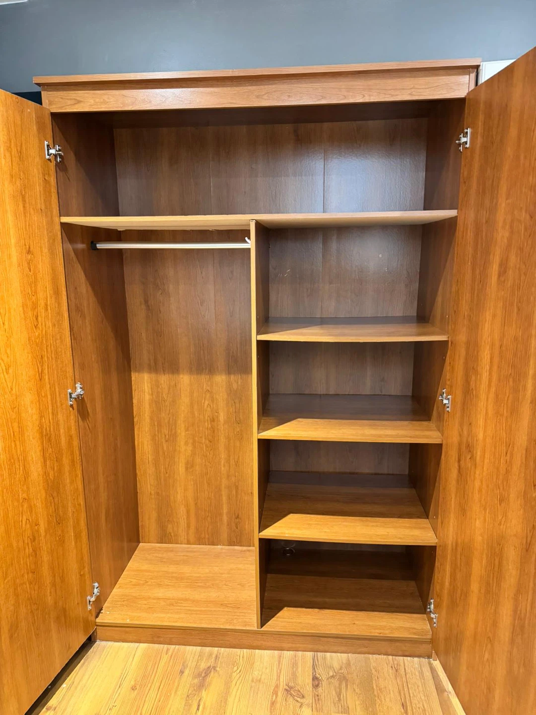 Sturdy Massive Wooden Wardrobe with Shelves - photo 5