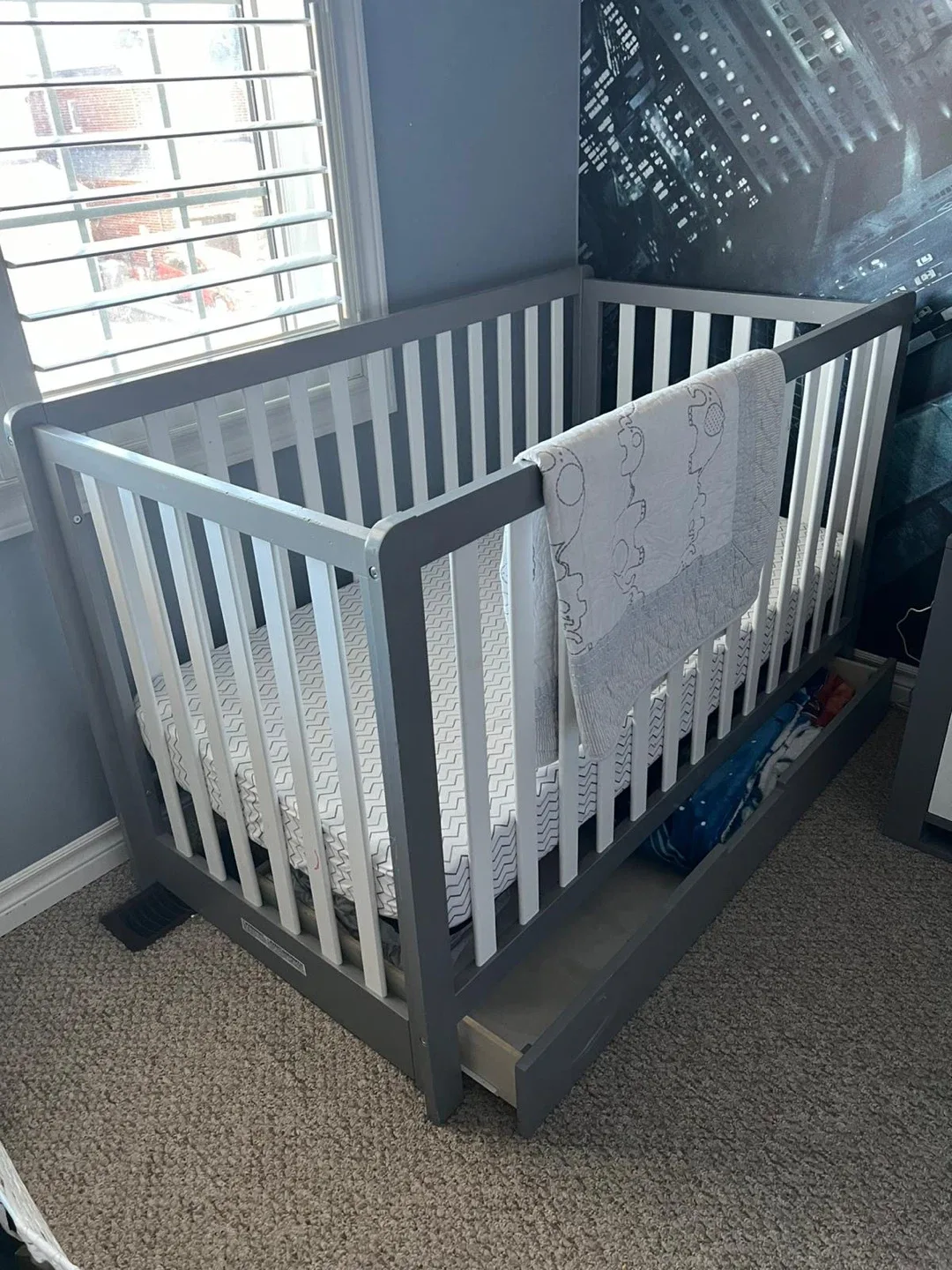 Grey Baby Crib with Drawer image indicator(2)