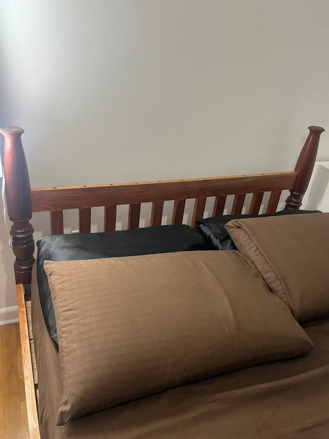 Full Size Wooden Bed Frame image indicator(3)