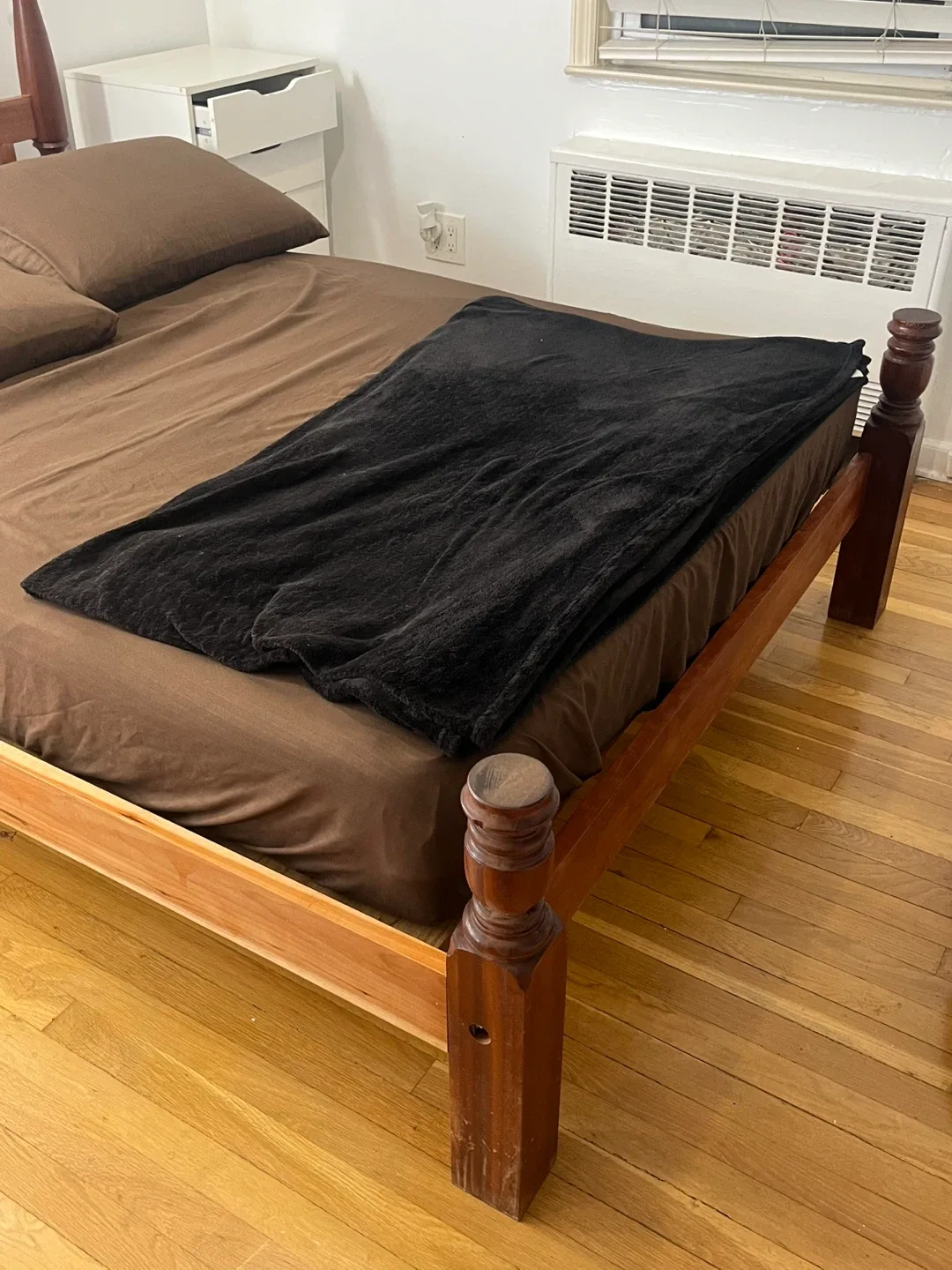 Full Size Wooden Bed Frame image indicator(2)