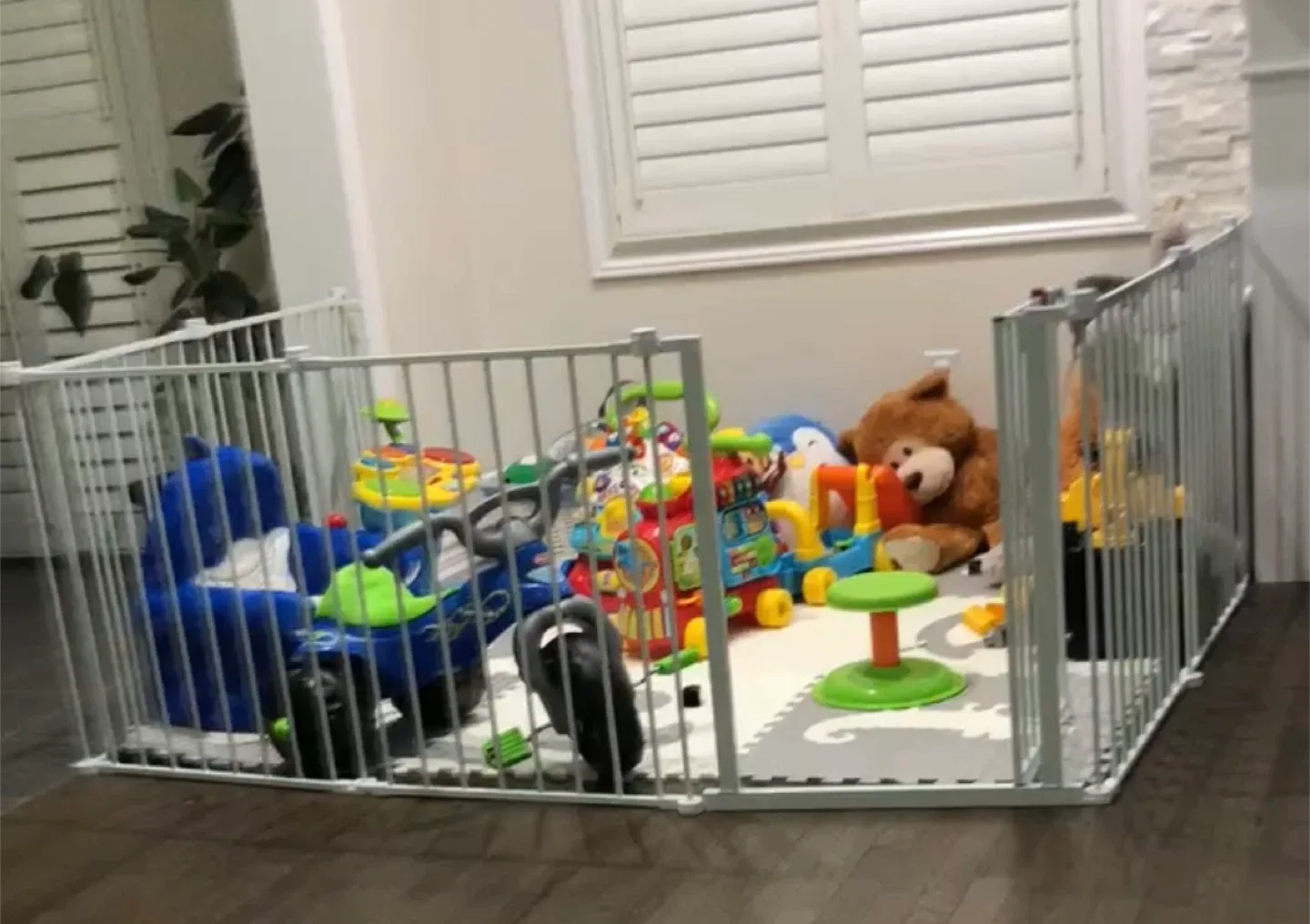 Baby/Pet Safety Gate image indicator(2)