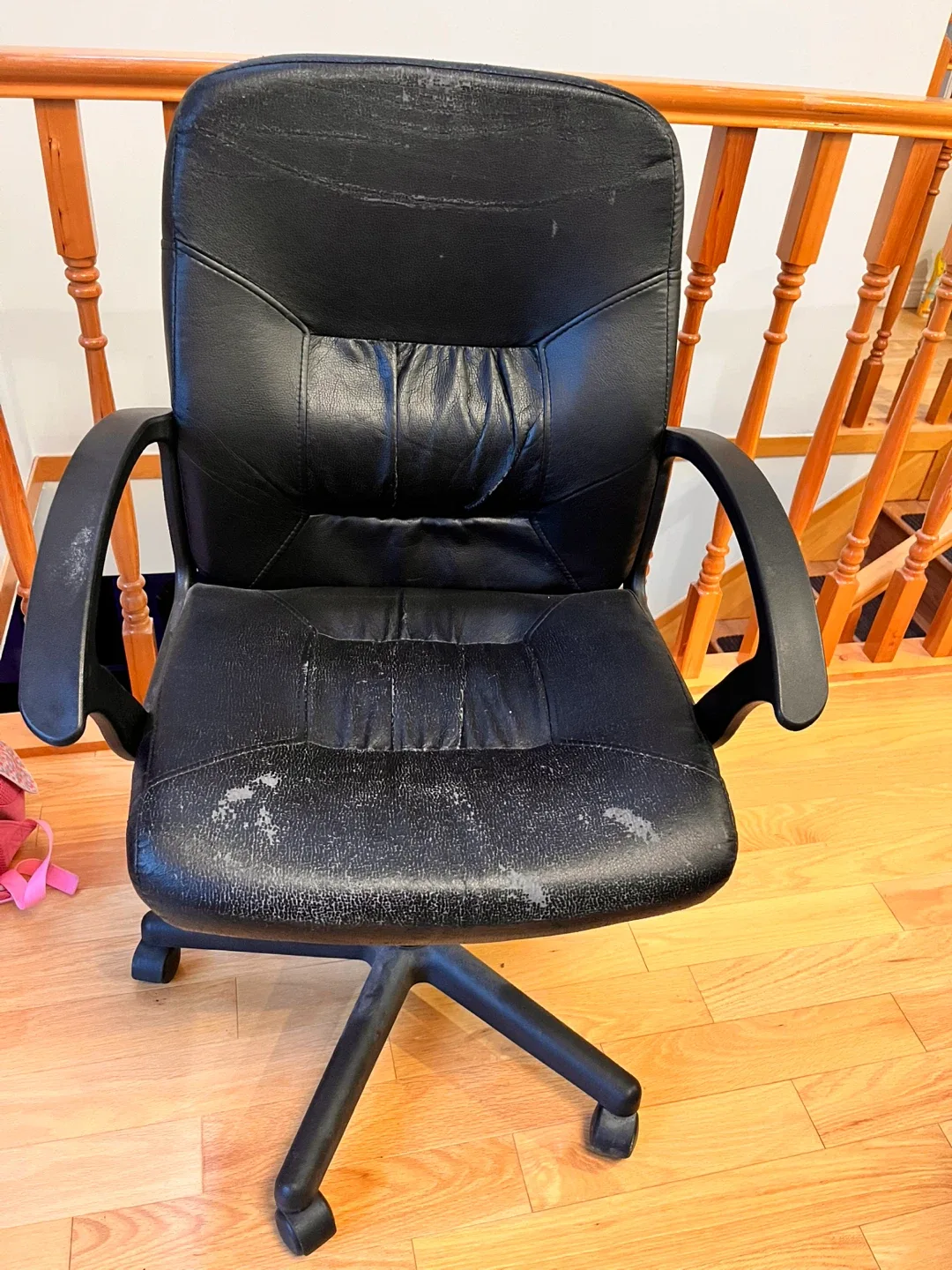 Leather Swivel Office Chair. Adjustable height. image indicator(2)