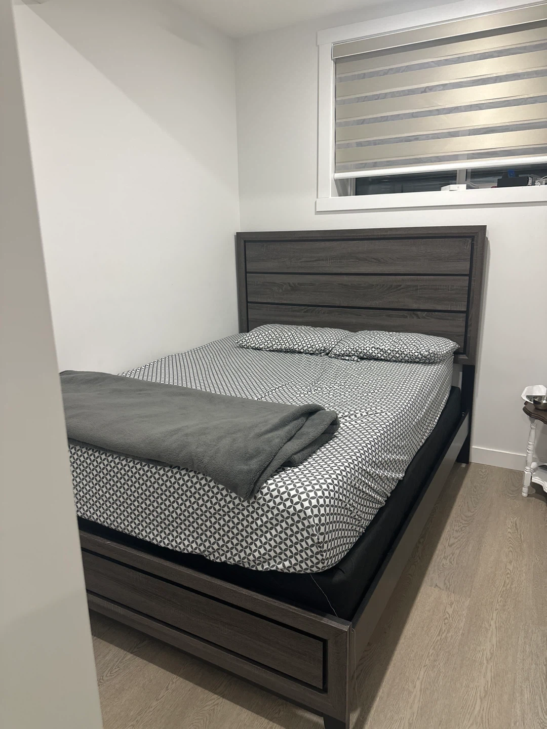 Queen Size Bed Frame - photo 2