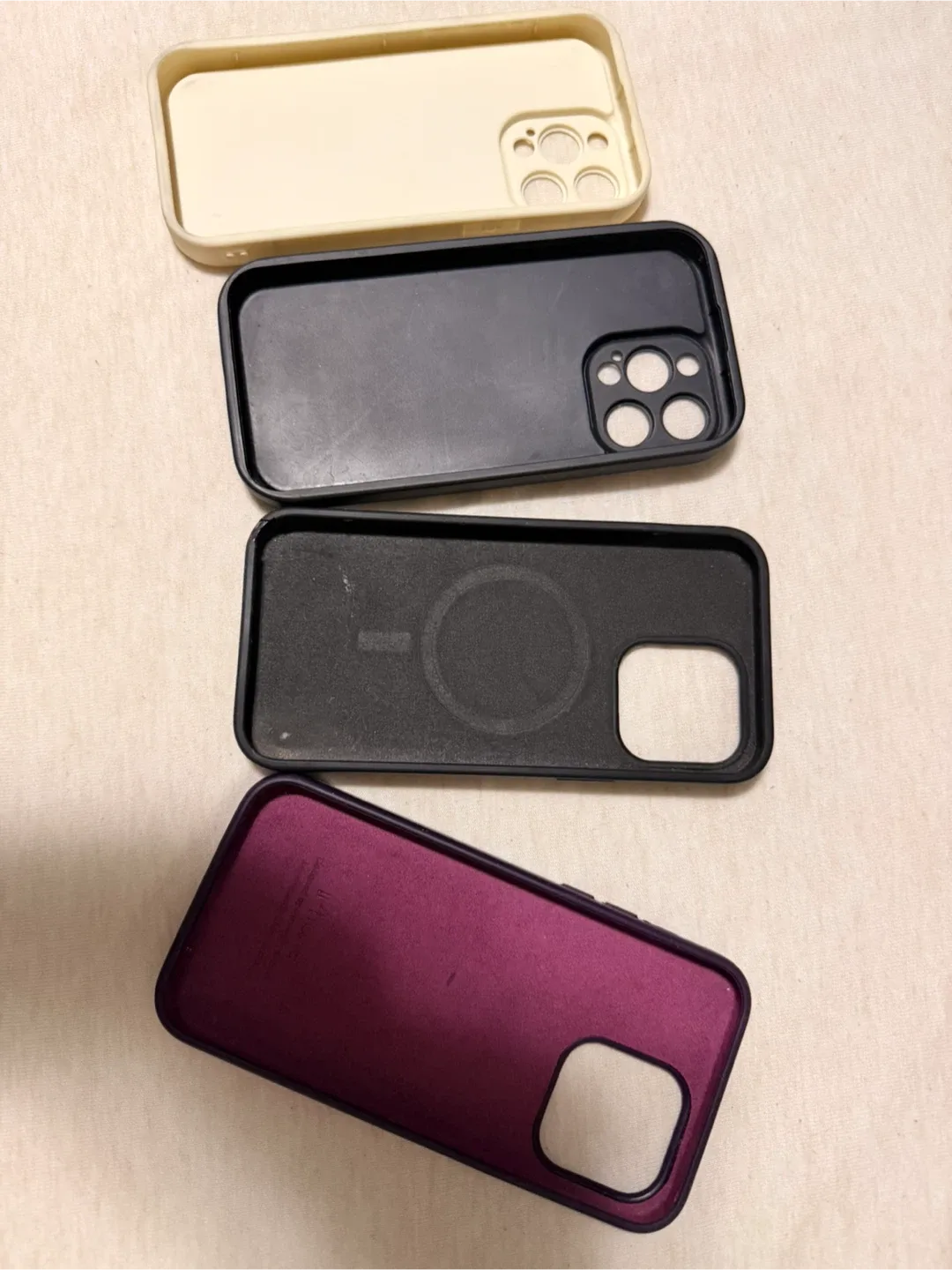 iPhone 15 Pro Max with Cases - Assorted Colours image indicator(3)