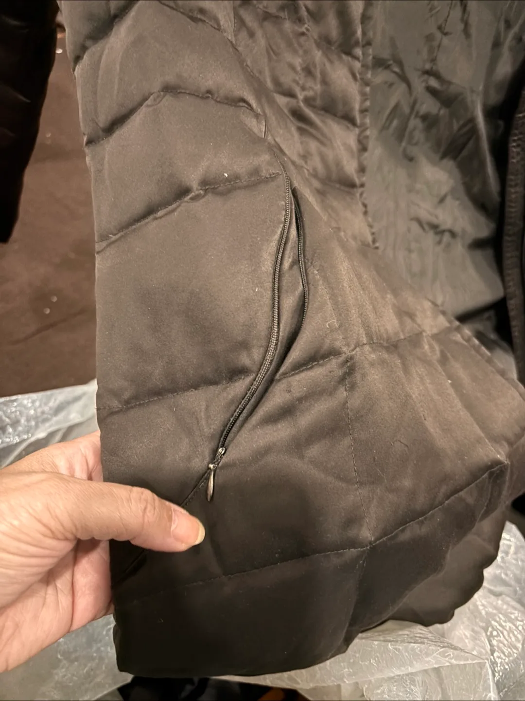 Calvin Klein Puffer Coat - Size L/G - Brown image indicator(4)