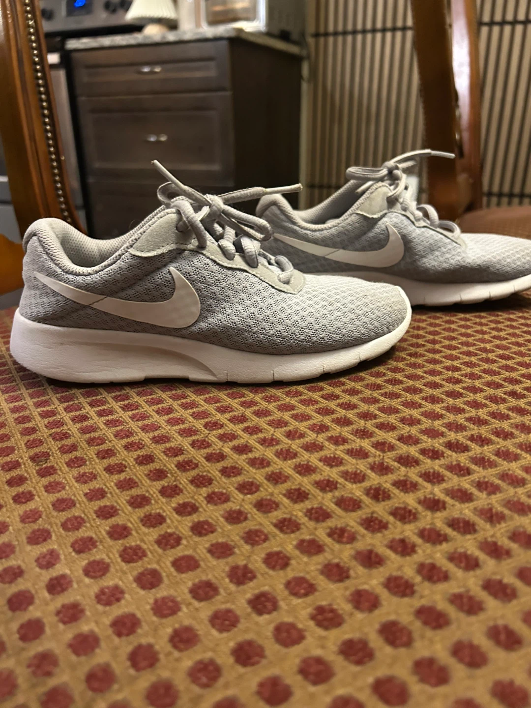Nike Tanjun Grey Running Shoes size 1 unisex - photo 2