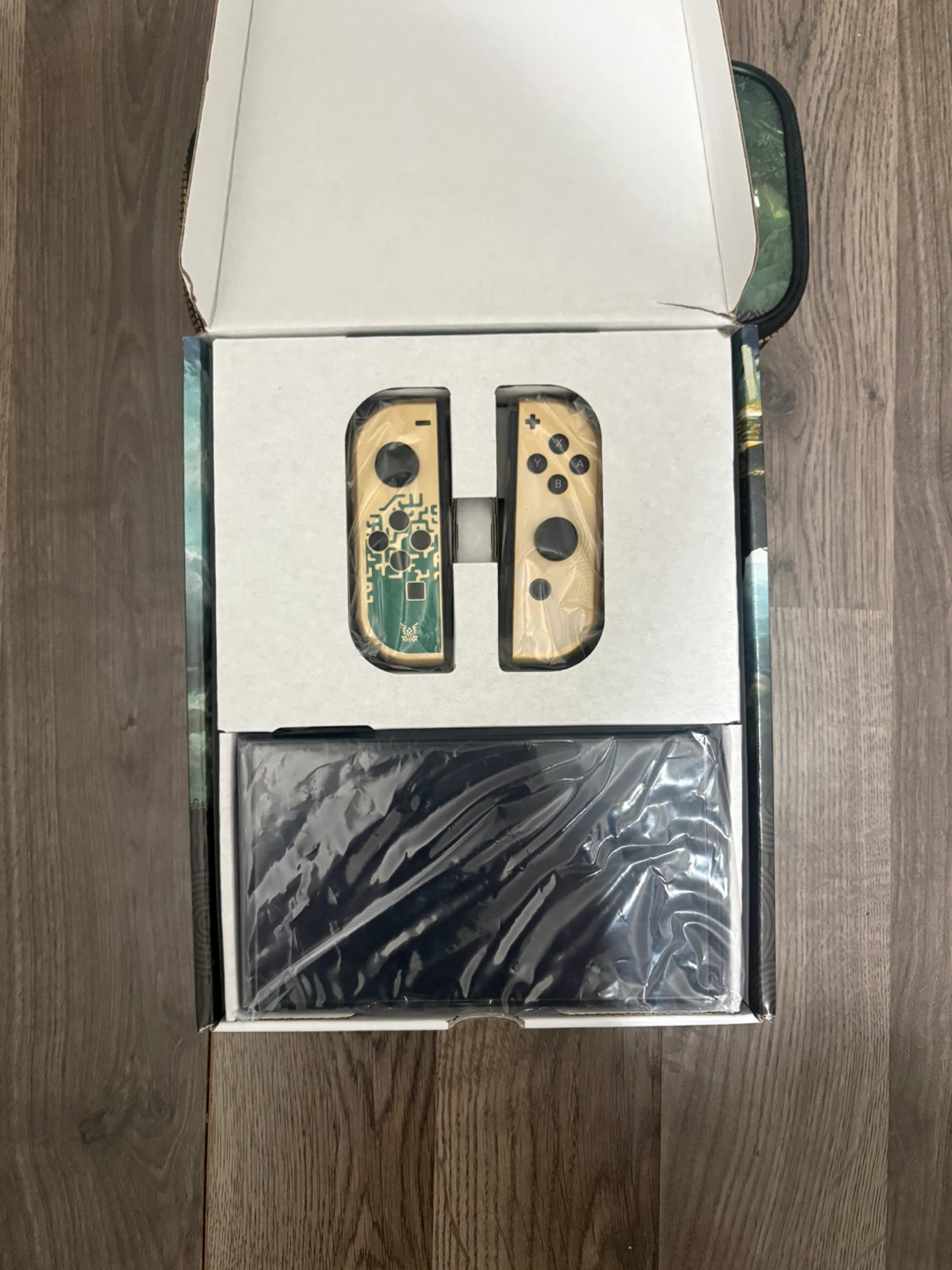 Nintendo Switch OLED Zelda Tears of the Kingdom Edition - photo 2