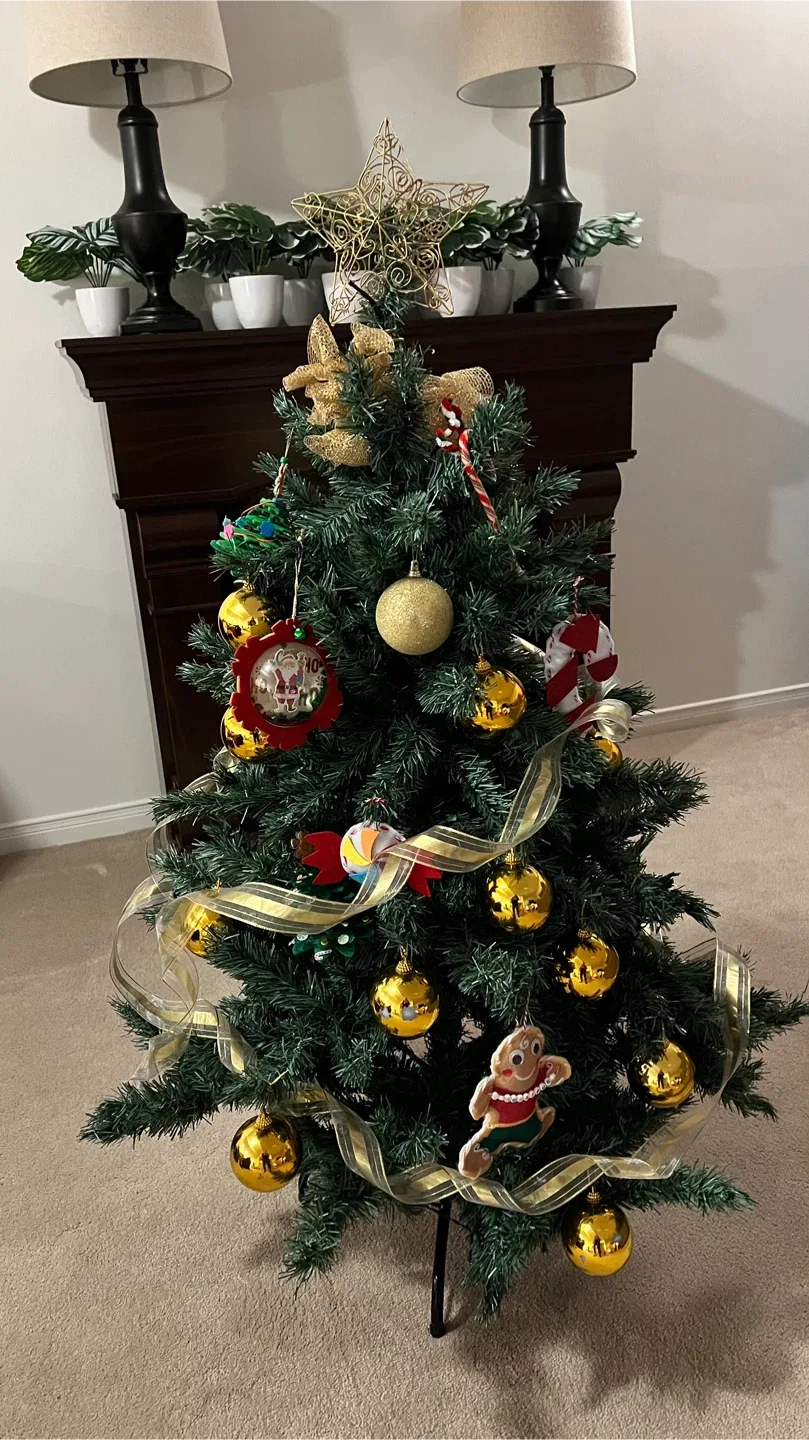 Christmas tree 5 ft tall image indicator(7)