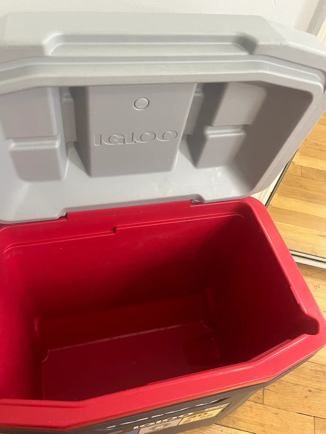 Igloo Latitude 30 Roller Cooler image indicator(5)