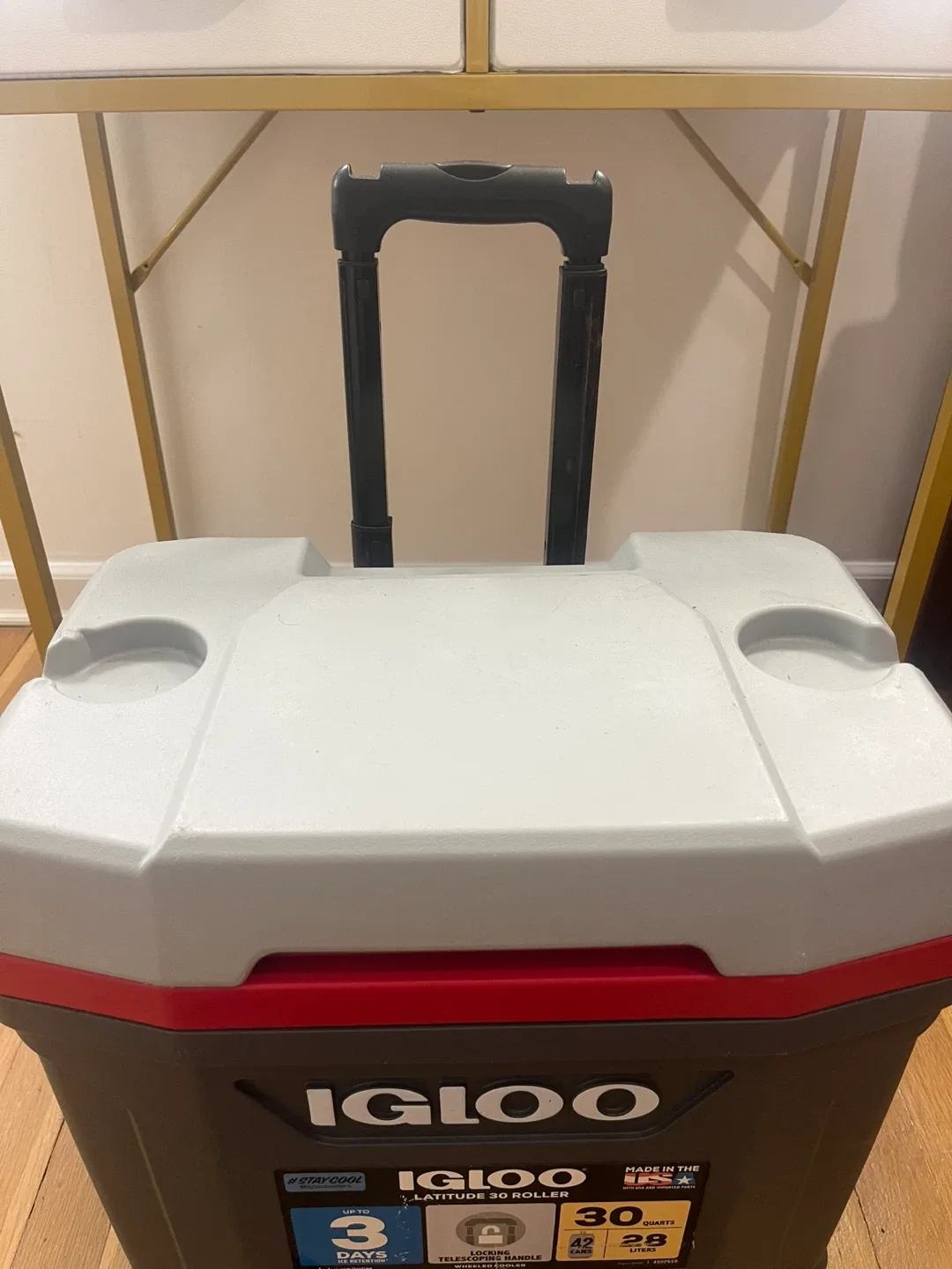 Igloo Latitude 30 Roller Cooler image indicator(2)