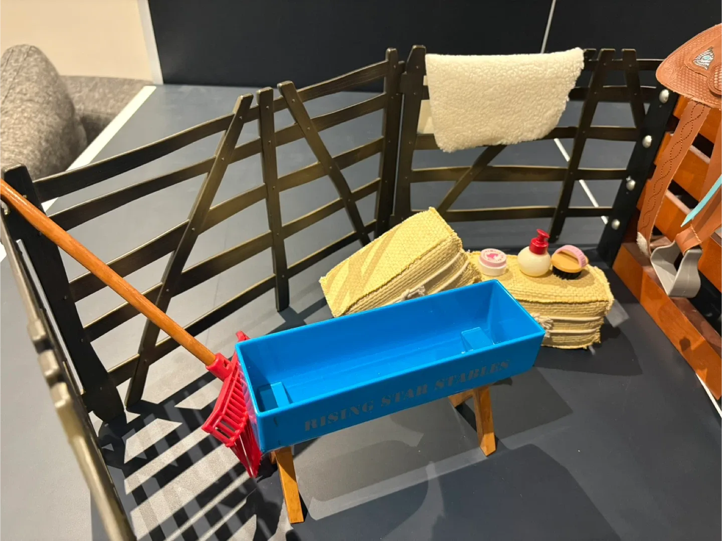 American Girl Rising Star Stables Horse and Accessories image indicator(2)