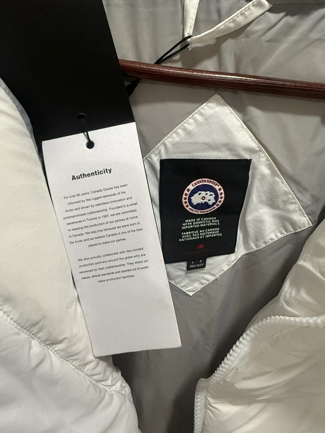 Canada Goose Vest - Size L - White image indicator(2)