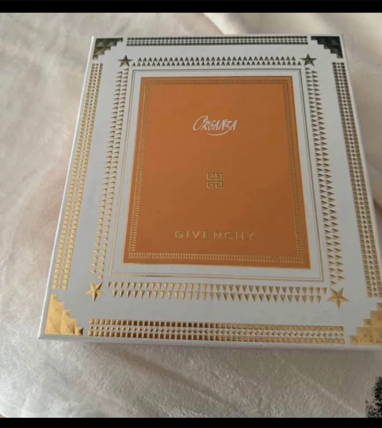 Givenchy Organza Gift Set image indicator(2)