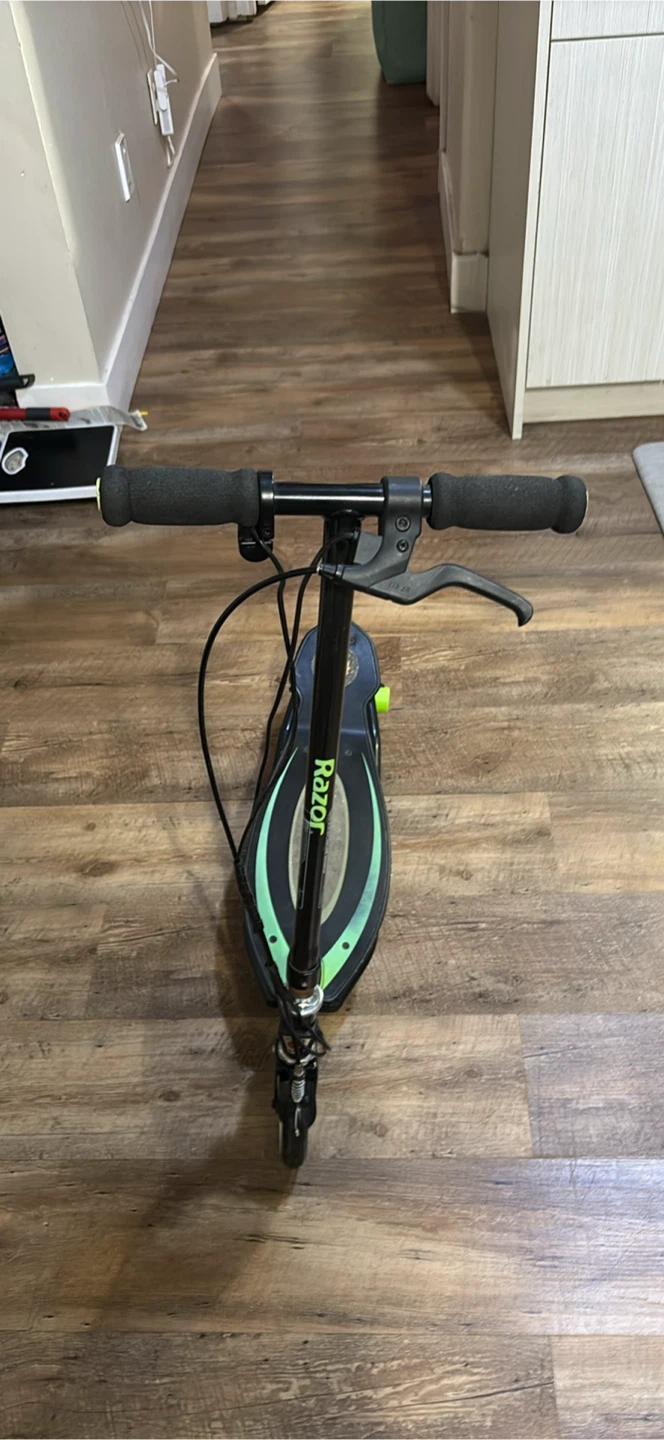 Razor E100 Electric Scooter - Black & Green - photo 2