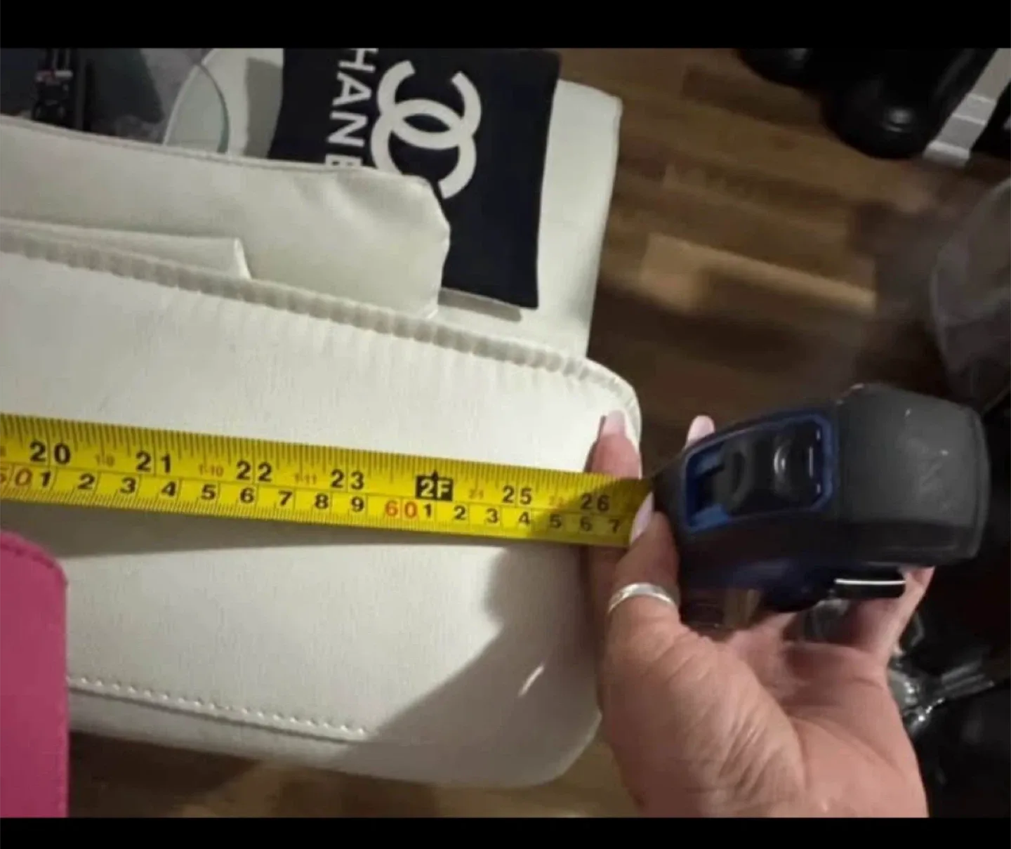 White Chaise Lounge Chair - 26" Wide image indicator(4)