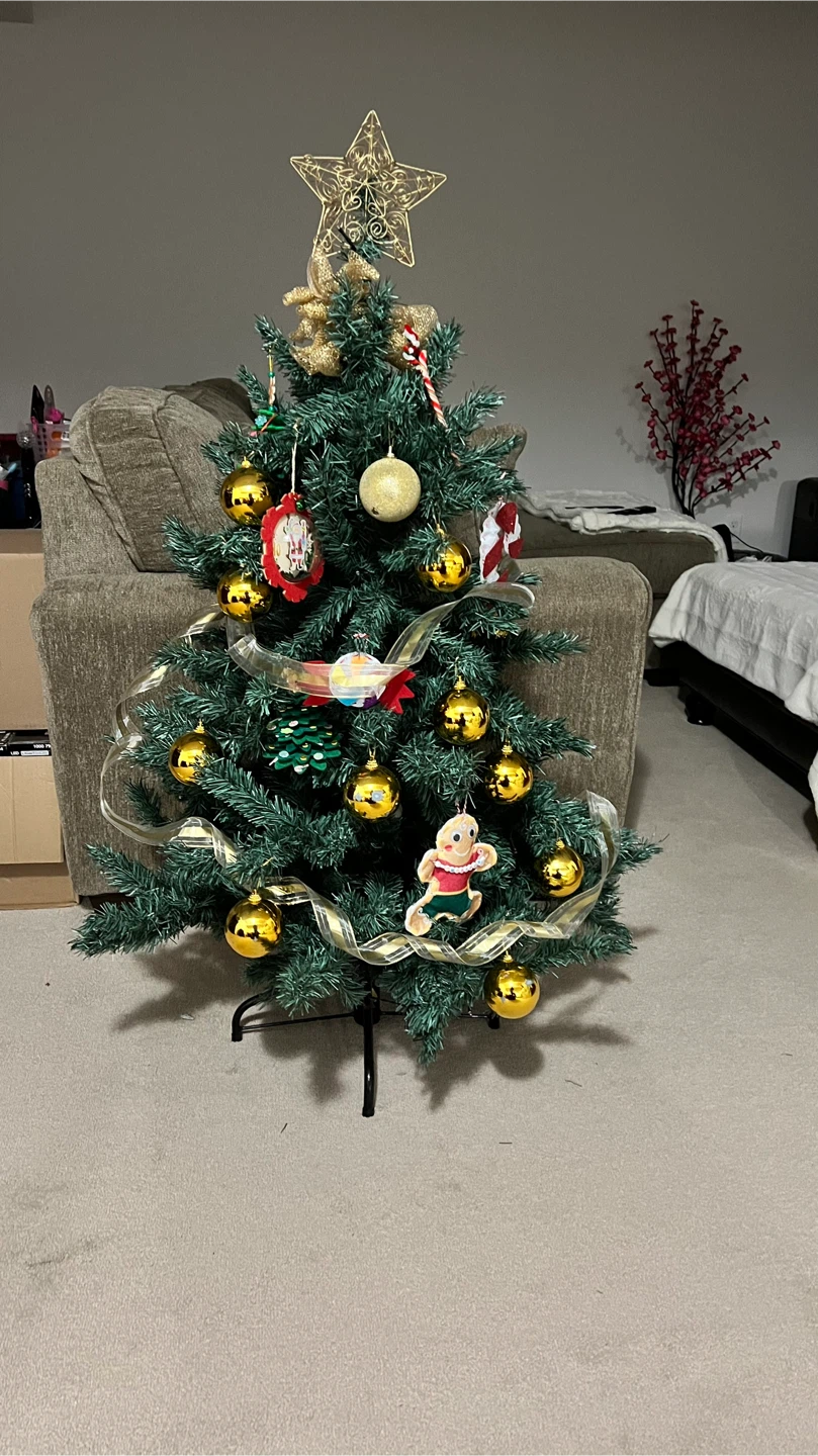 Christmas tree 5 ft tall