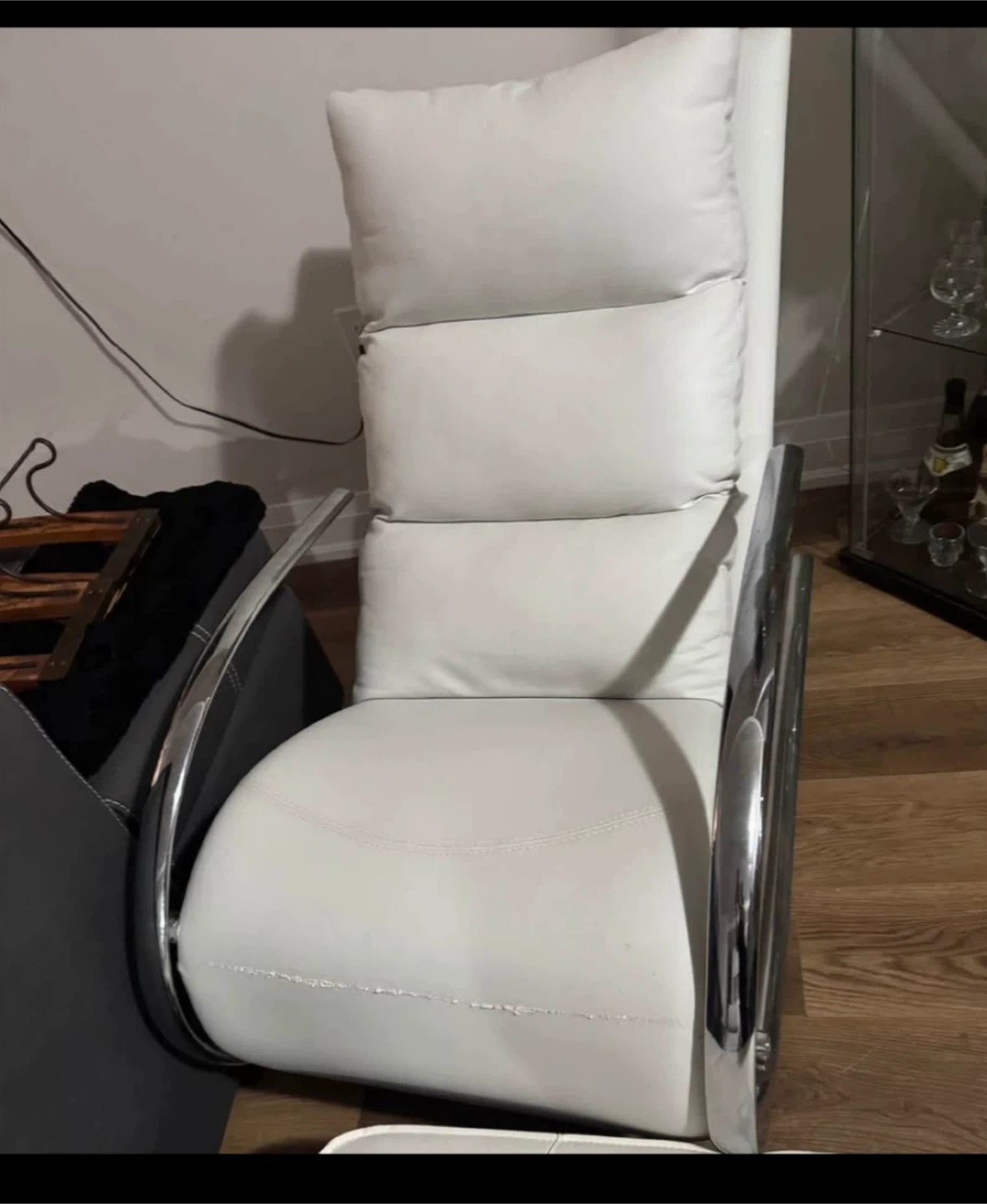 White Leather Rocking Recliner Lounge Chair - photo 5