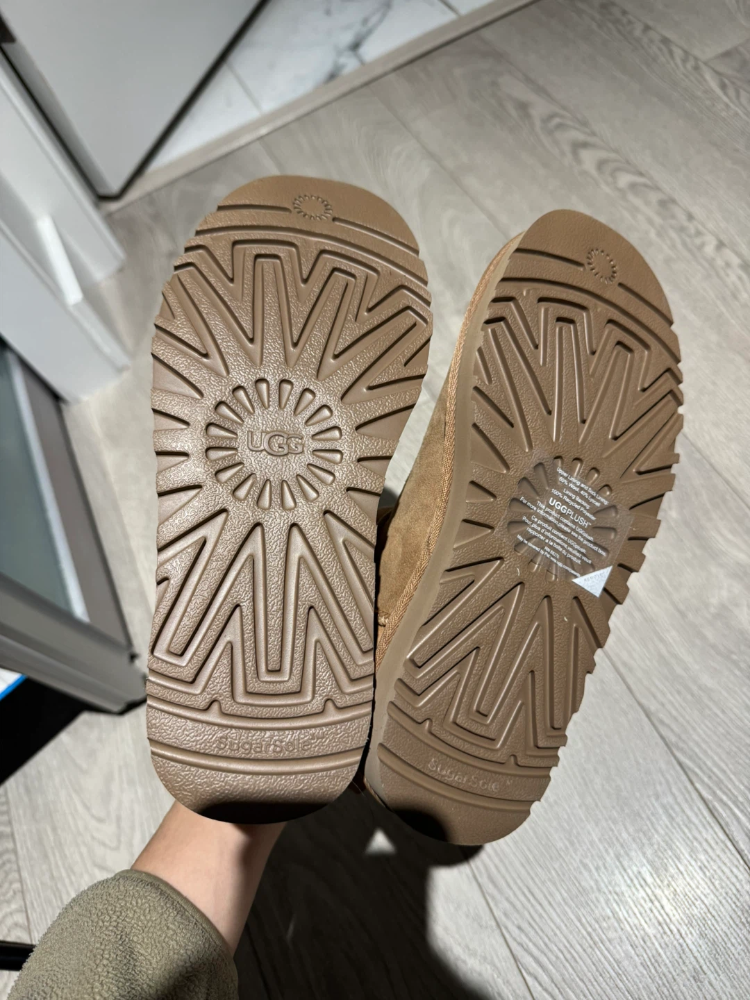 UGG W Tazz Slipper - Chestnut - Size 7 (Like New!) - photo 3