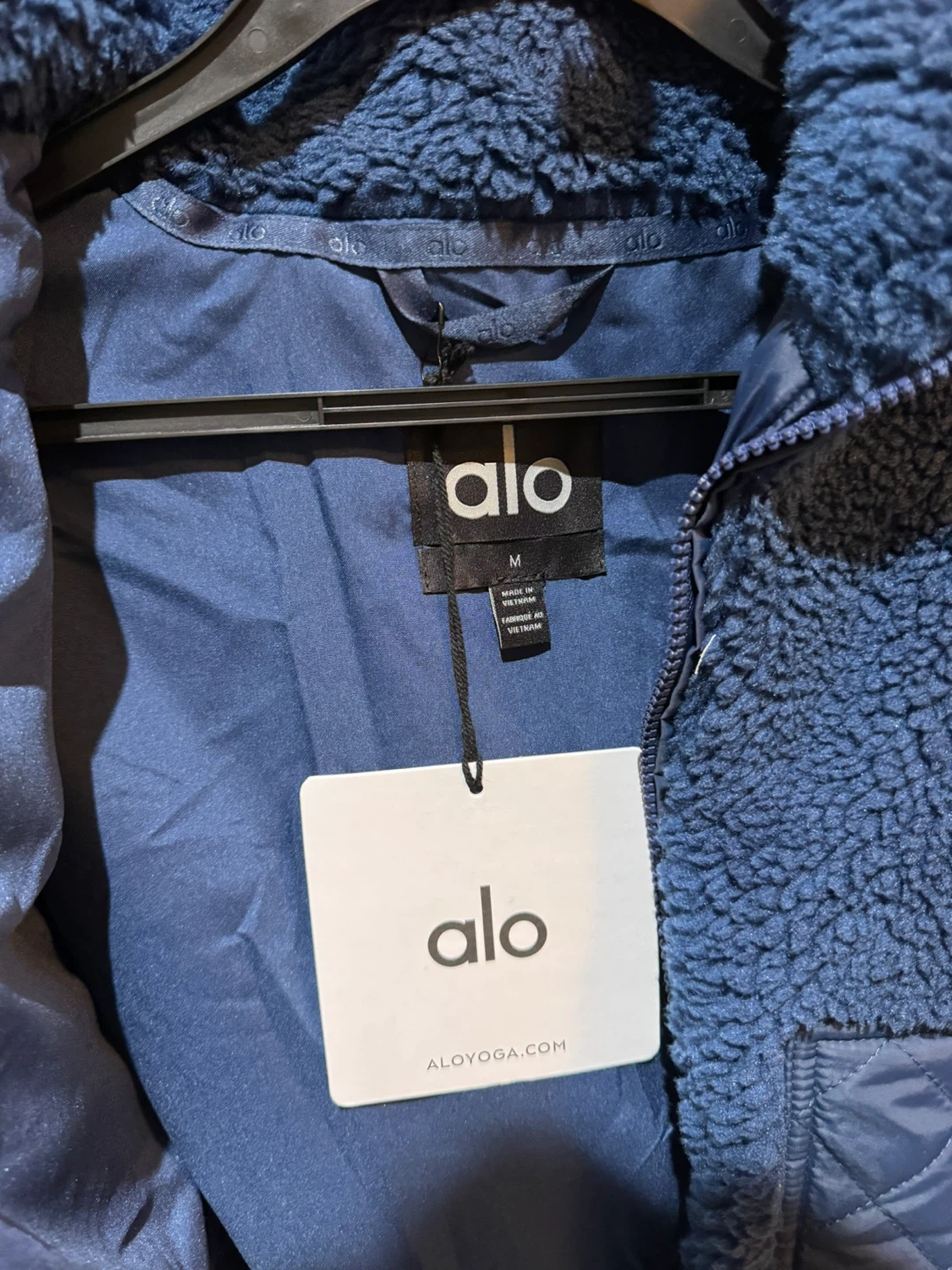 ALO Sherpa Jacket - Size Medium - photo 2