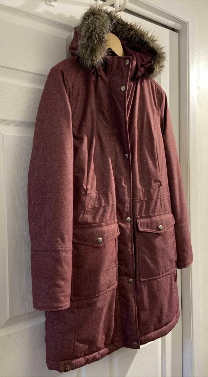 New Wind River Medium T-Max Hyper Dry Coat with Faux Fur Hood