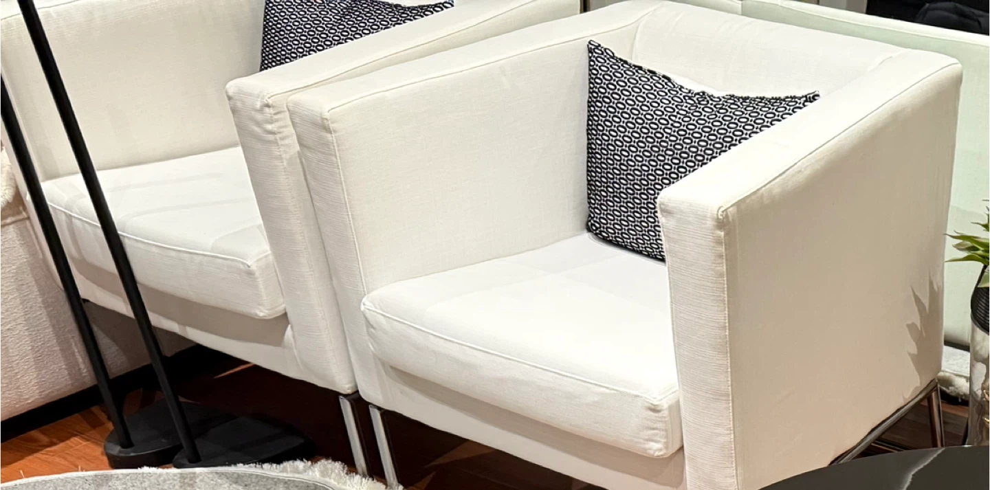 White Armchair with Metal Legs - photo 2