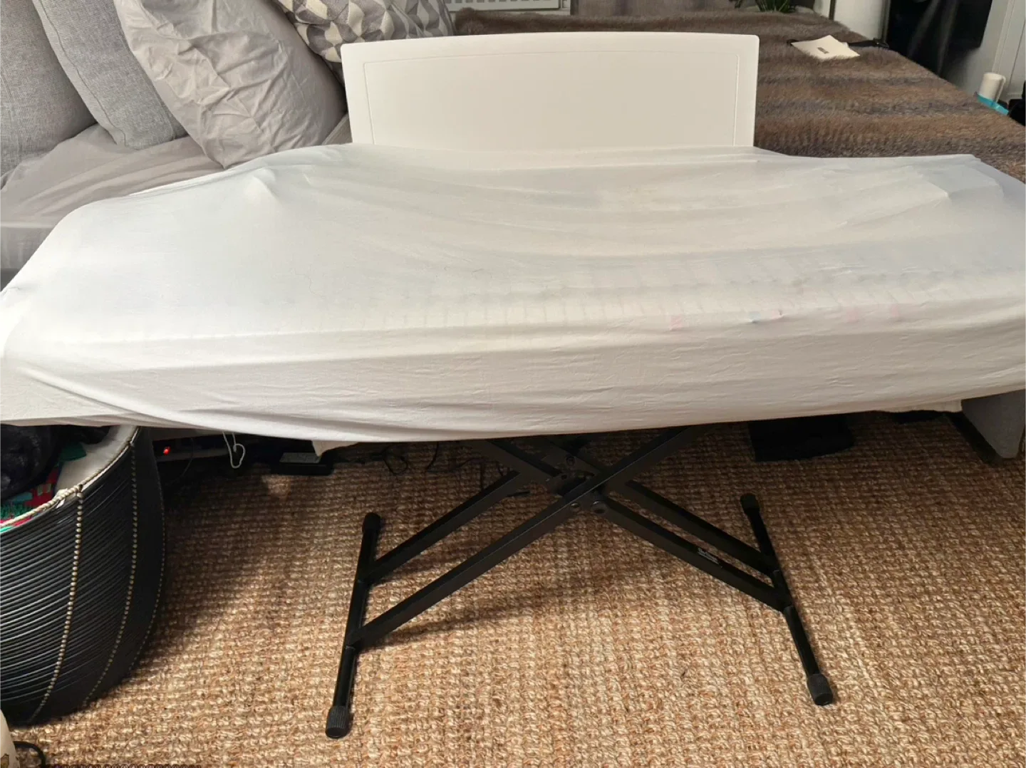 Yamaha DGX-670 Digital Piano - White image indicator(8)