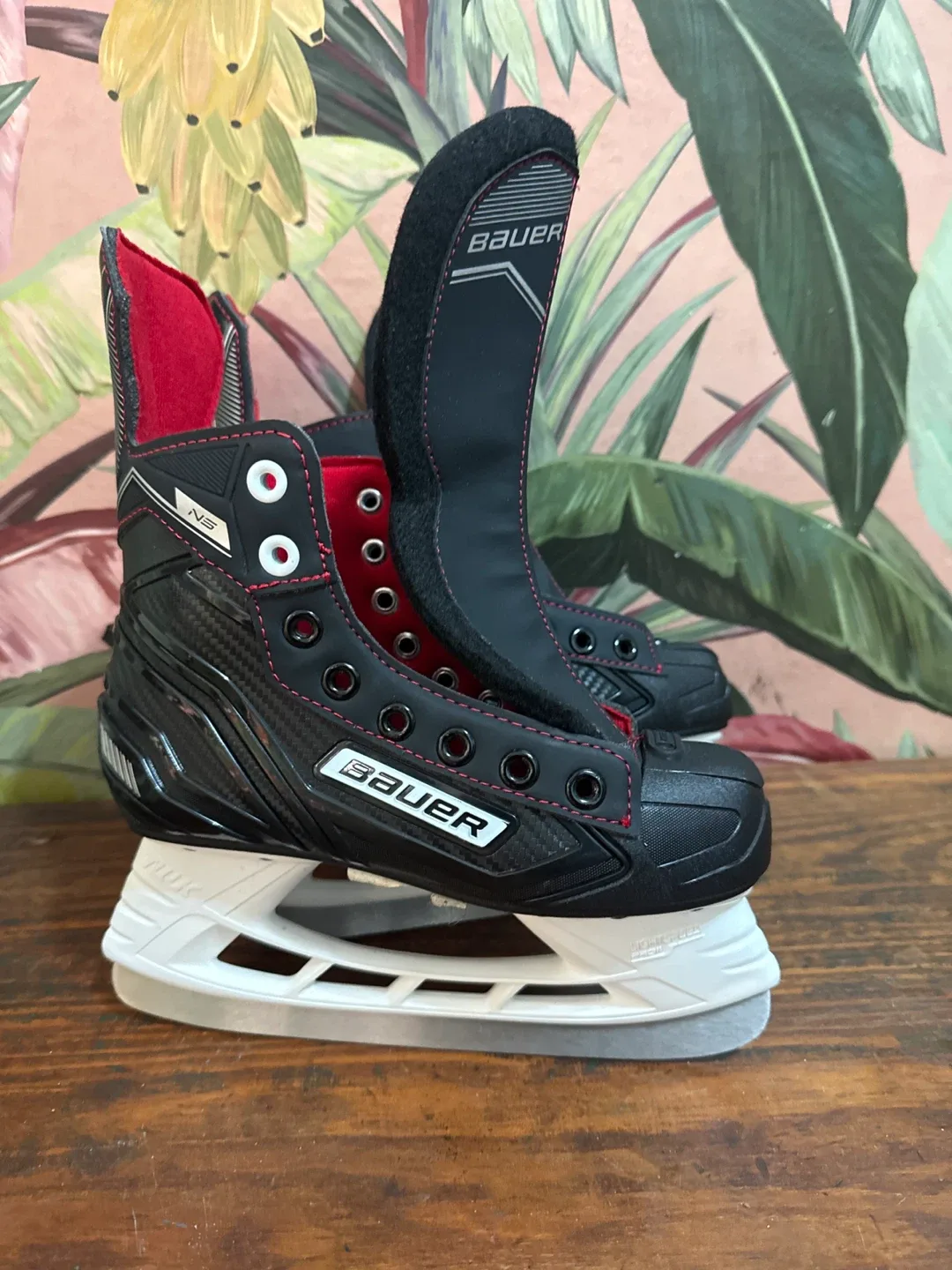 Bauer NS Ice Skates - Boys Size 1