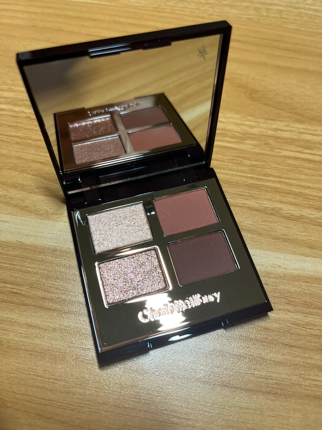Brand New - Charlotte Tilbury  Eyeshadow pallet image indicator(2)