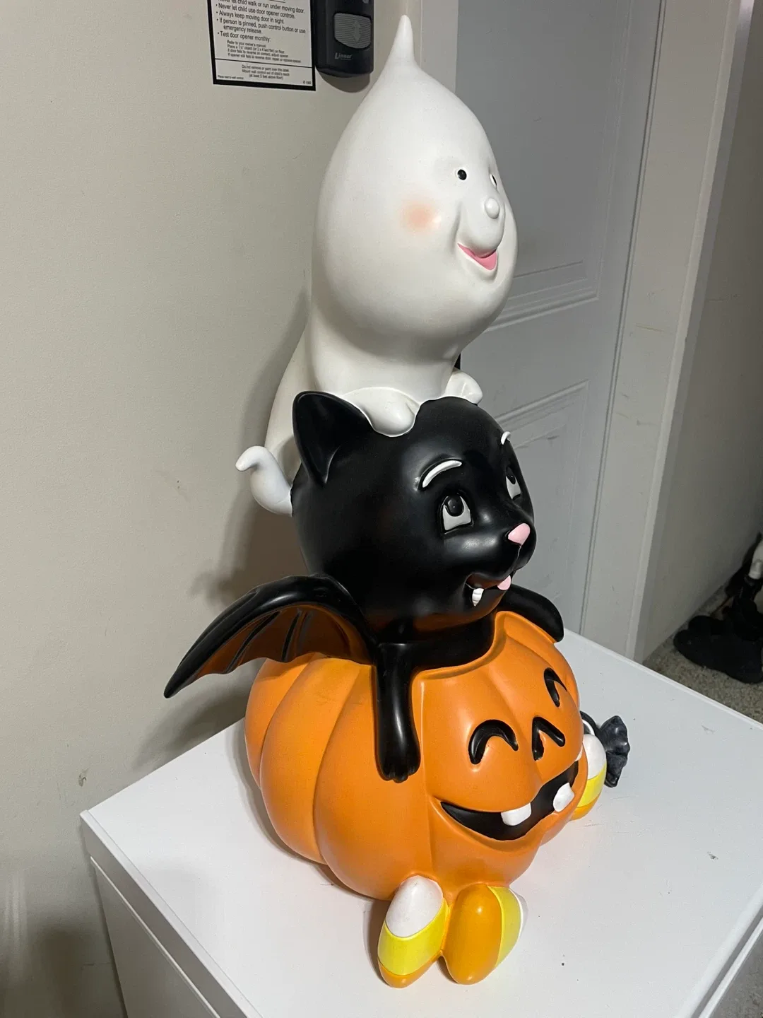 Halloween Decor: Ghost, Bat & Pumpkin image indicator(2)