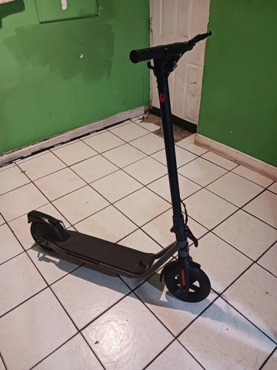 Electric Scooter - Great Condition! image indicator(2)
