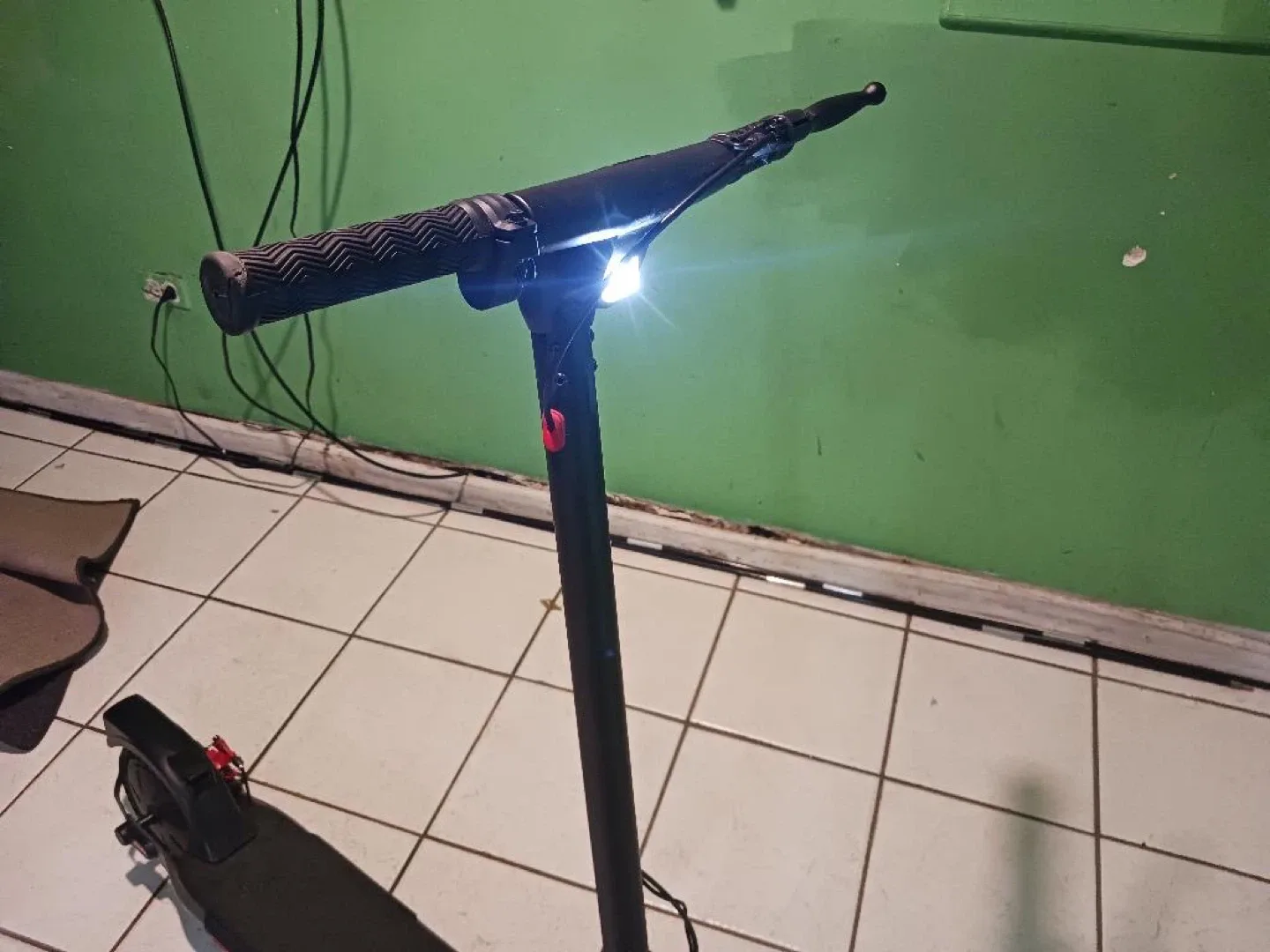 Electric Scooter - Great Condition! image indicator(6)