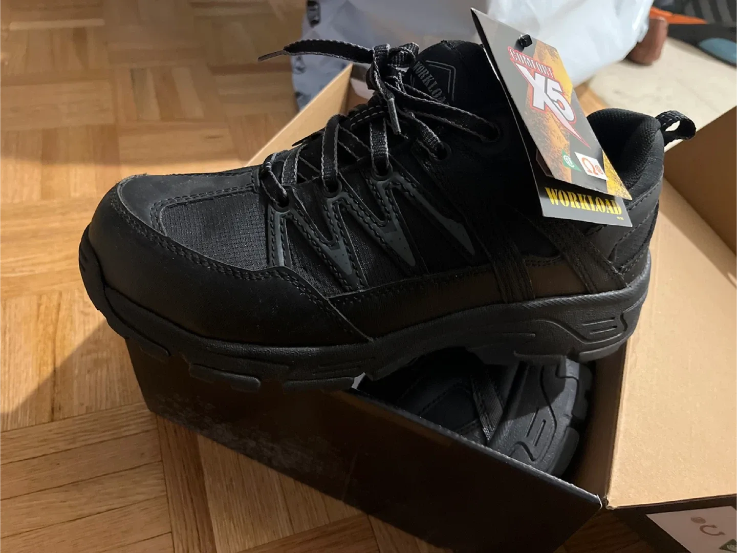 New Workload Norseman 3 Black Safety Shoes - Size 10 image indicator(3)