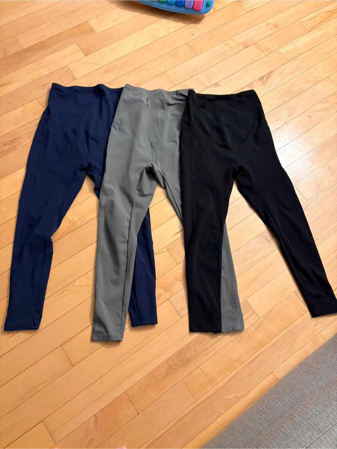 Maternity Leggings - Size M