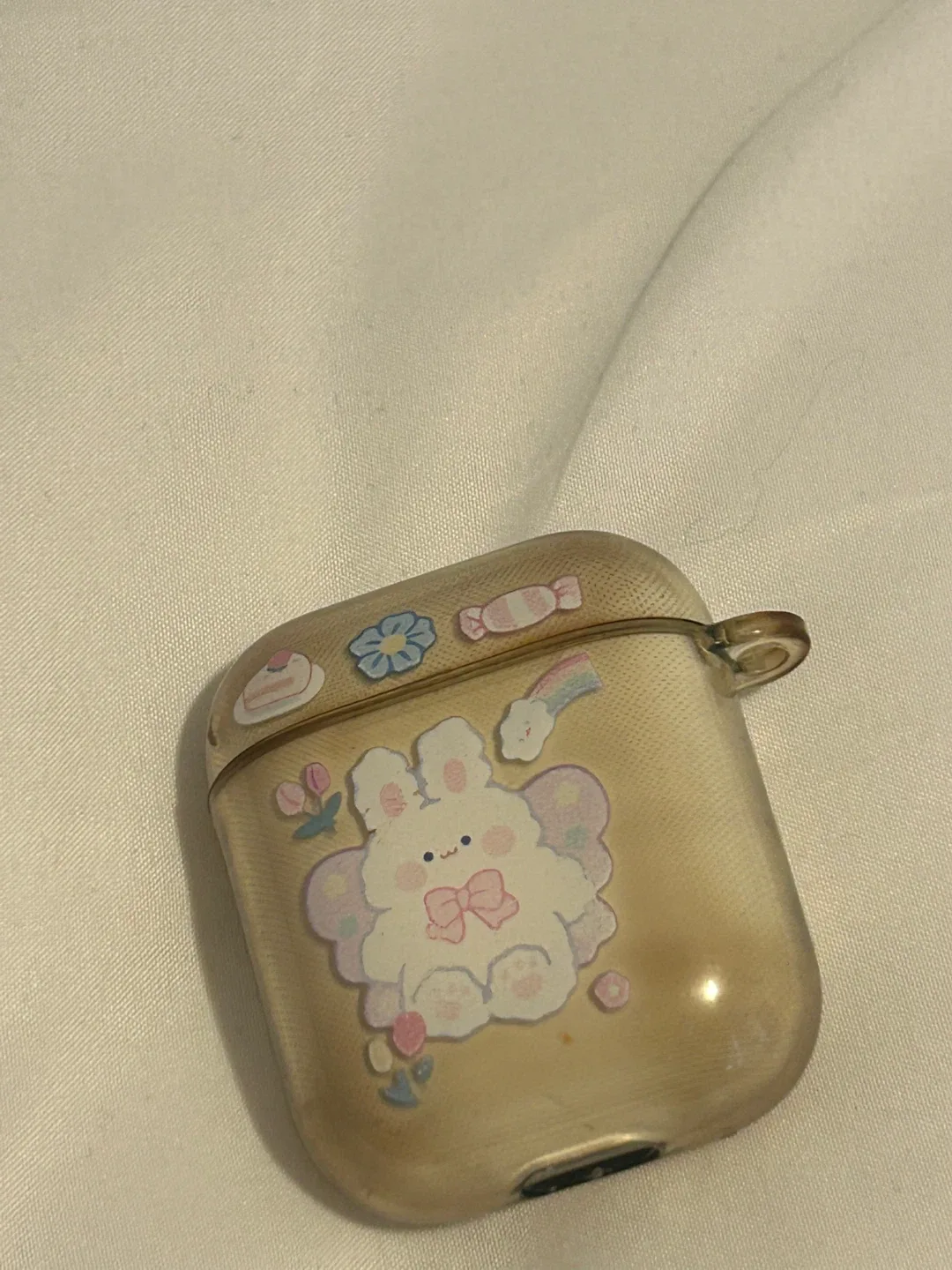 AirPods (with Case, left one is broken)