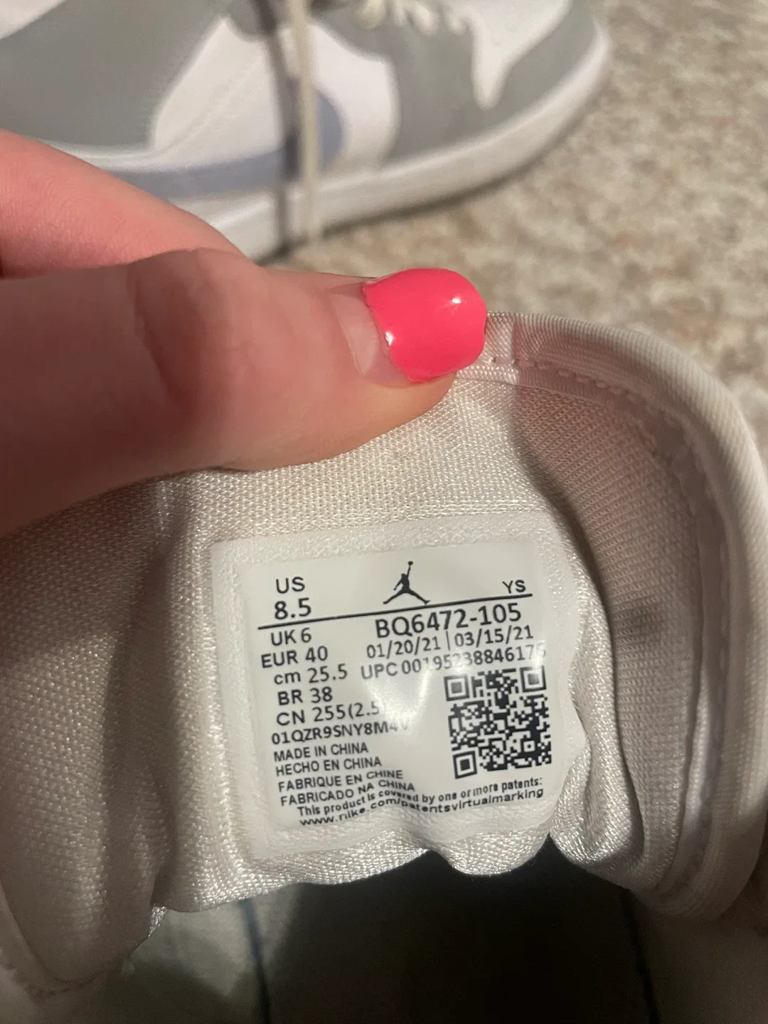 Nike Air Jordan 1 Mid sneakers - Womens 8.5 image indicator(2)