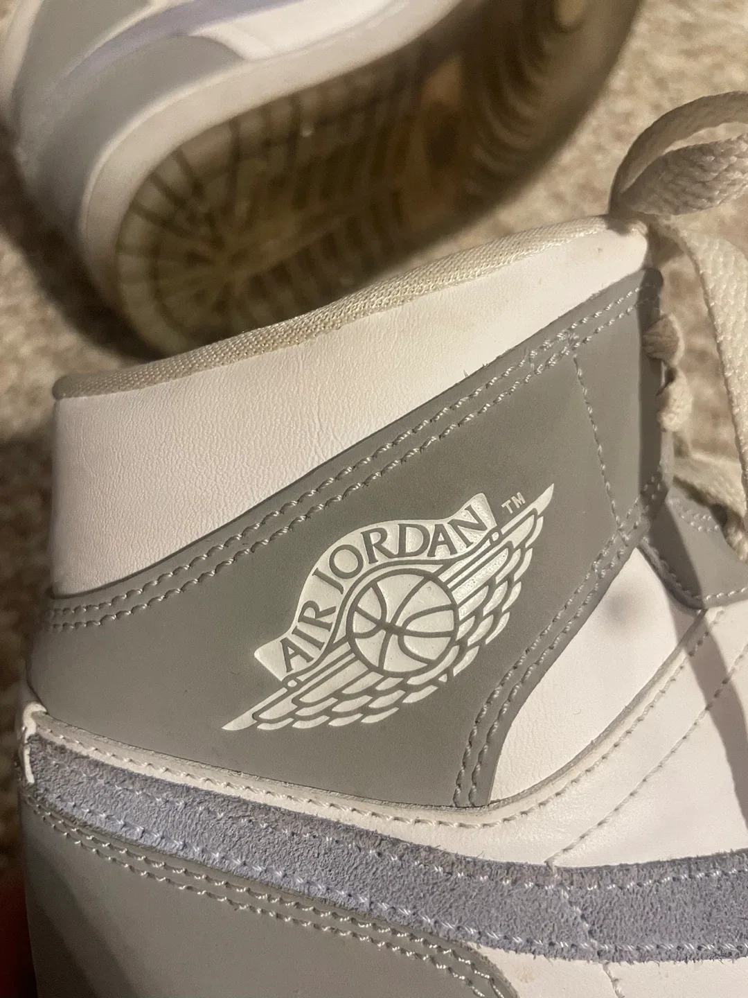 Nike Air Jordan 1 Mid sneakers - Womens 8.5 image indicator(4)