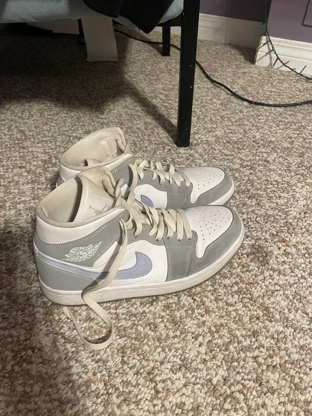 Nike Air Jordan 1 Mid sneakers - Womens 8.5 image indicator(3)