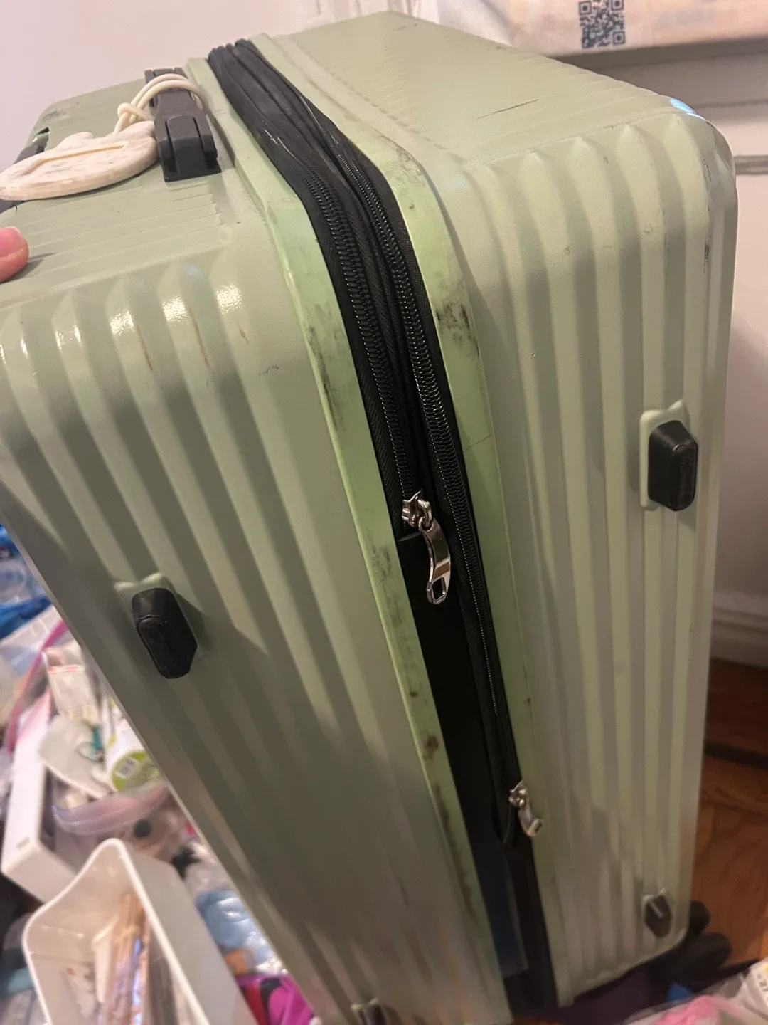 Light Green Suitcase Luggage - Damaged Zipper image indicator(2)