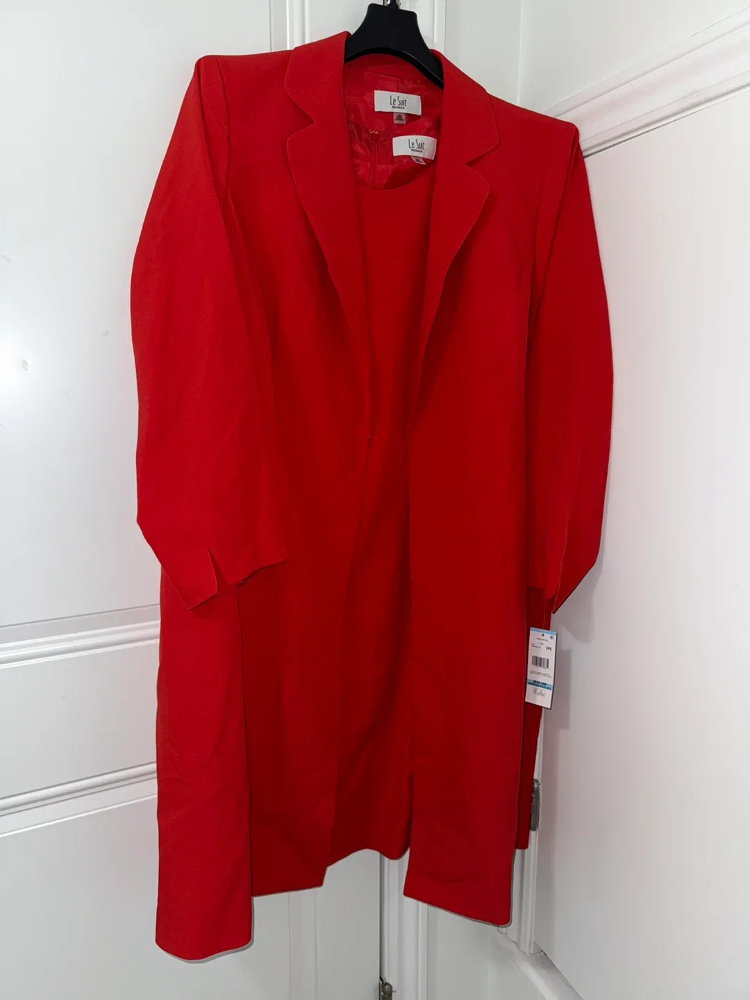Le Suit Ruby Red 2-Piece Dress Suit - Size 20W image indicator(2)