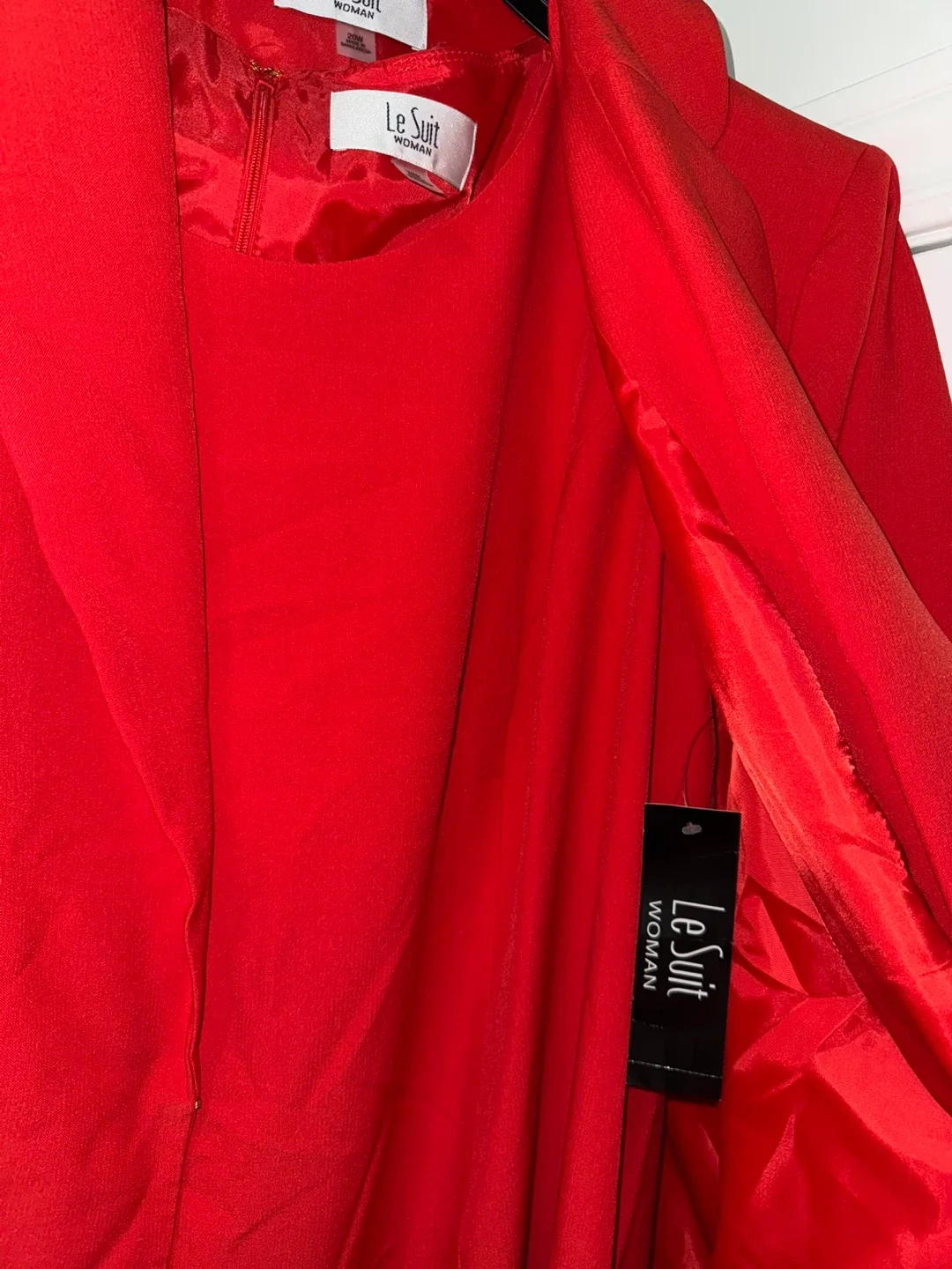 Le Suit Ruby Red 2-Piece Dress Suit - Size 20W image indicator(3)