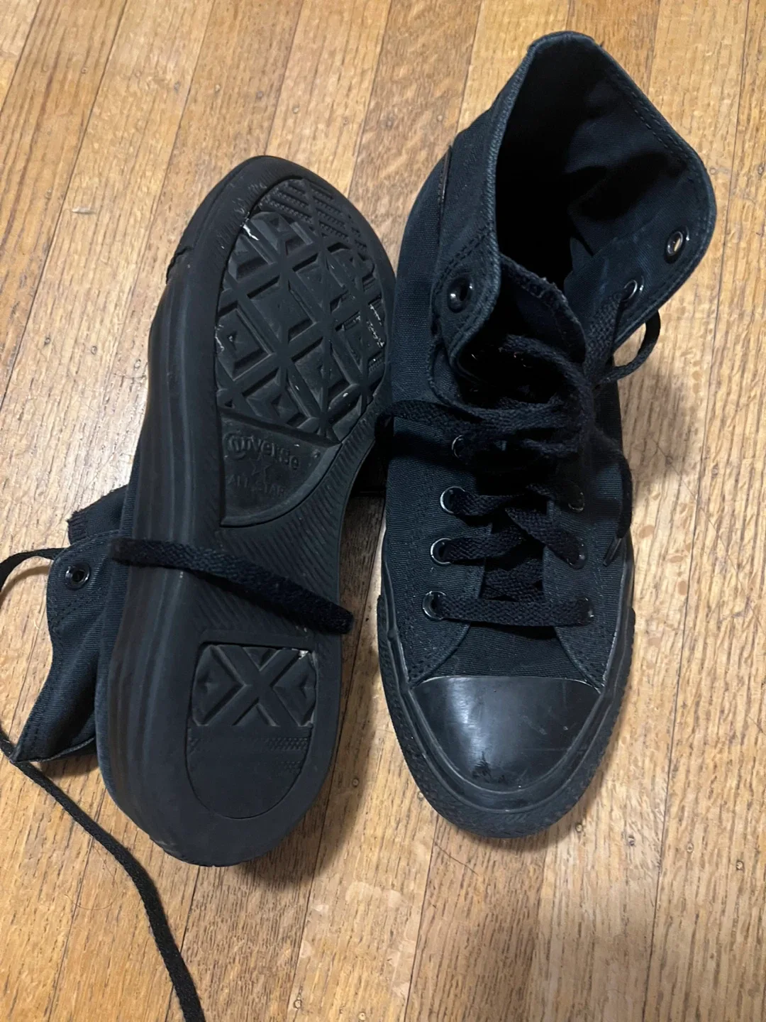 Converse Chuck Taylor All Star High Top - Size 7 image indicator(3)