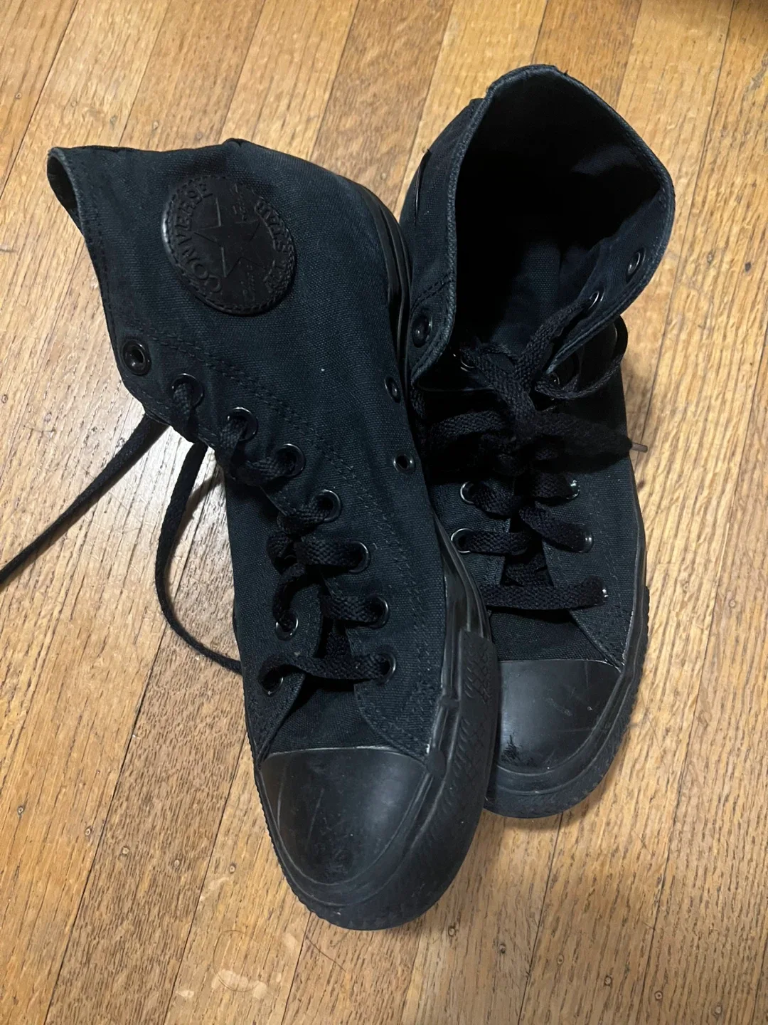 Converse Chuck Taylor All Star High Top - Size 7 image indicator(2)