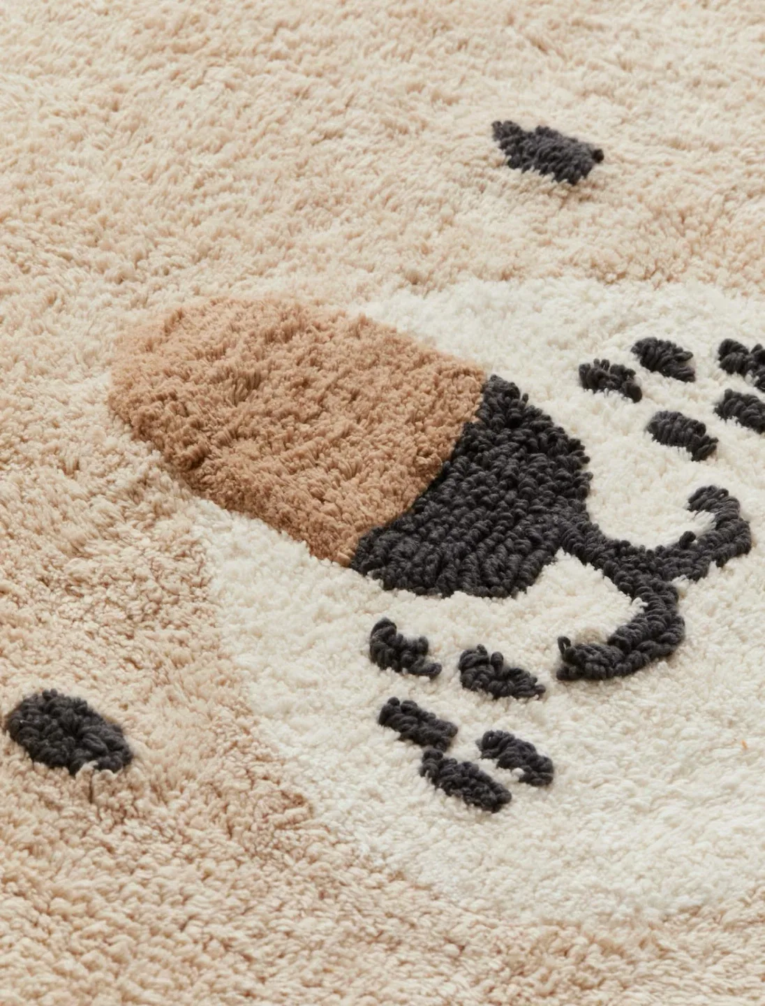 Beige lion round cotton rug image indicator(2)