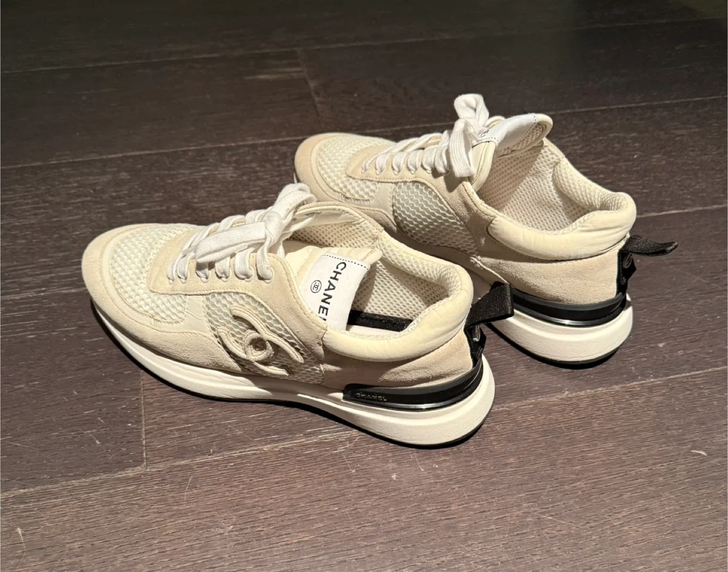 Chanel Sneakers image indicator(3)