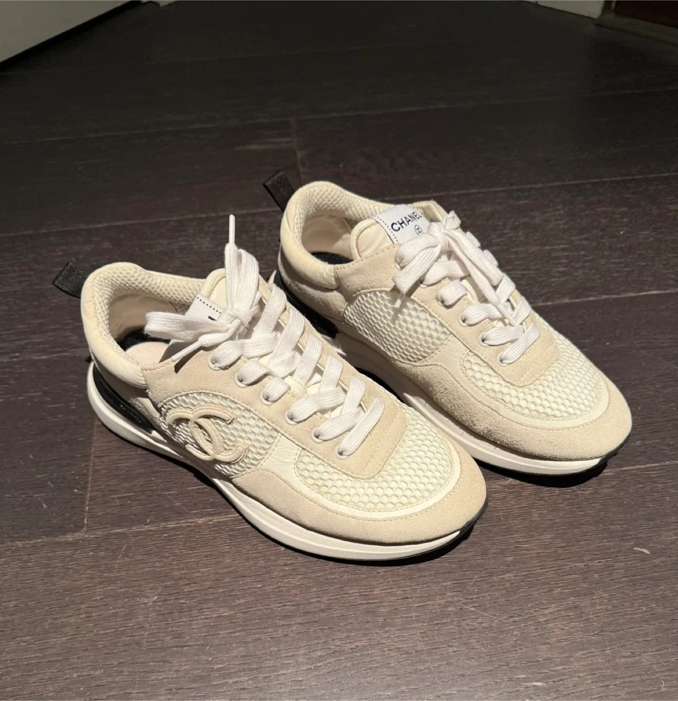 Chanel Sneakers image indicator(1)