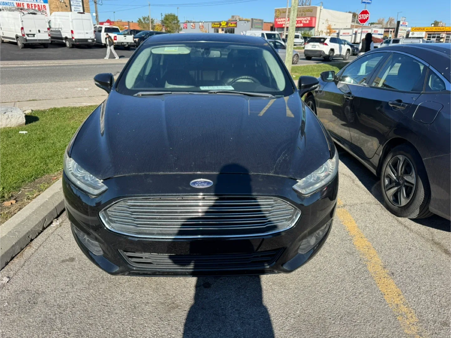 Ford Fusion SE - Black Sedan