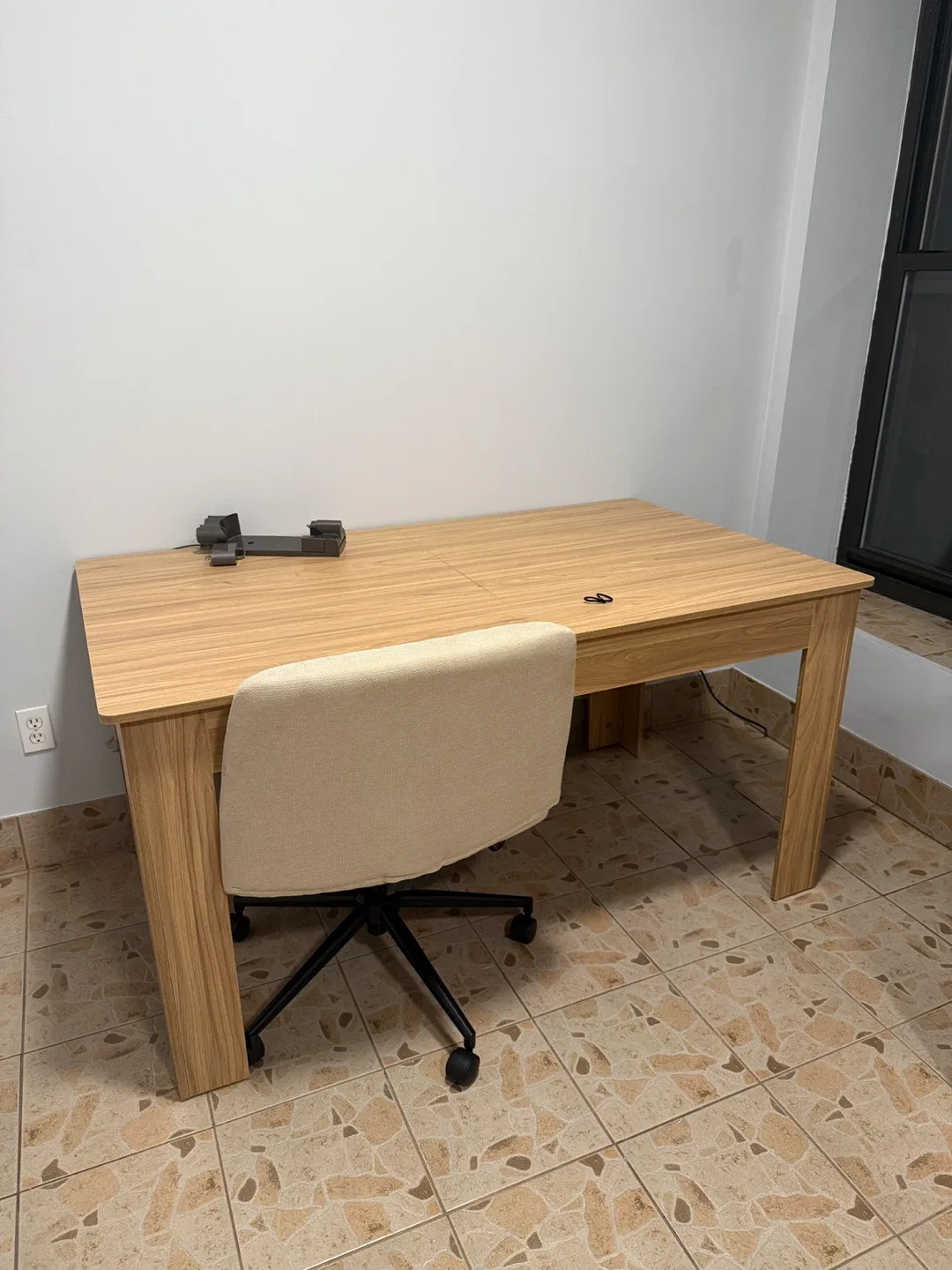 Extendable Dining Table 6 people -10 people